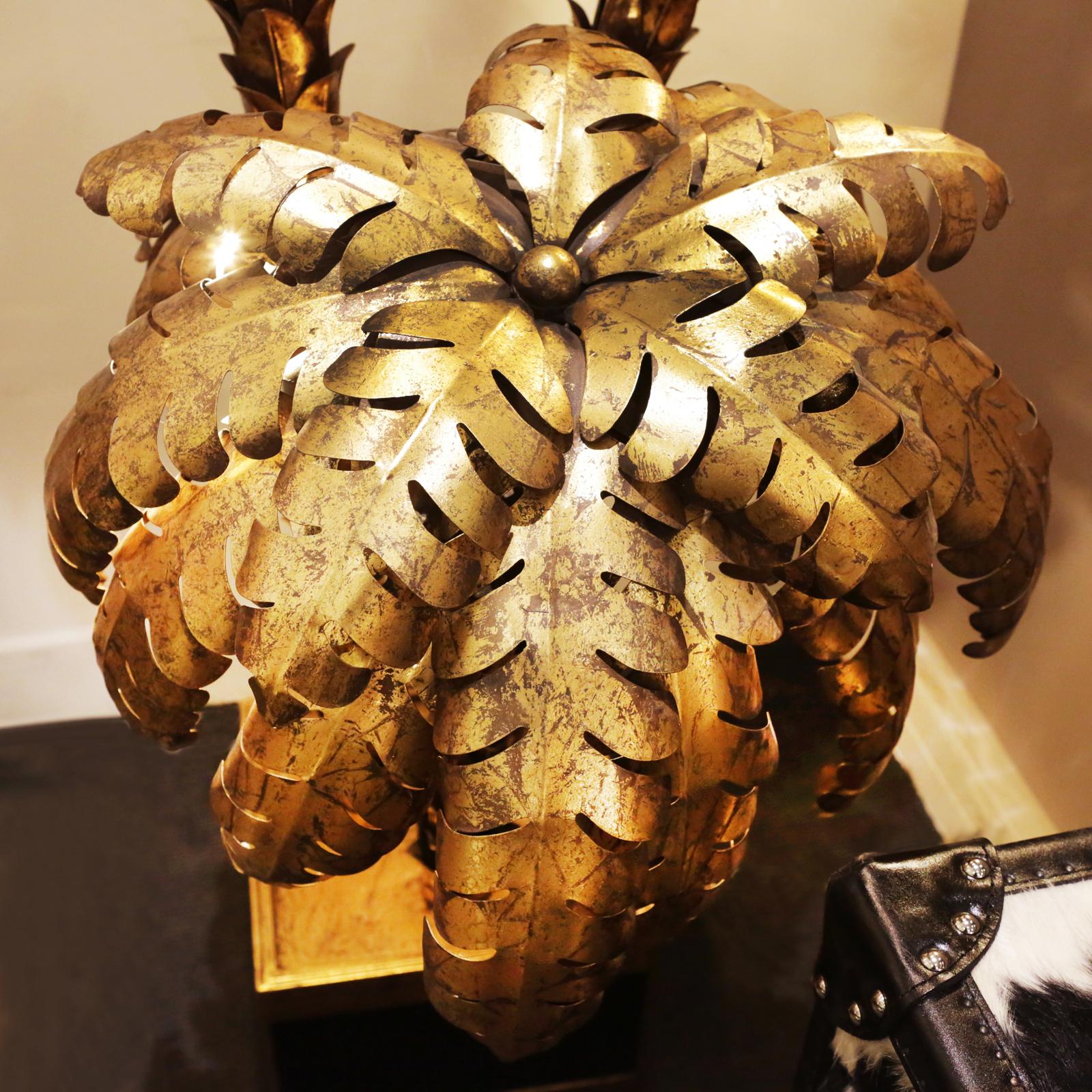 Lampadaire triple palmier doré en finition dorée Excellent état - En vente à Paris, FR
