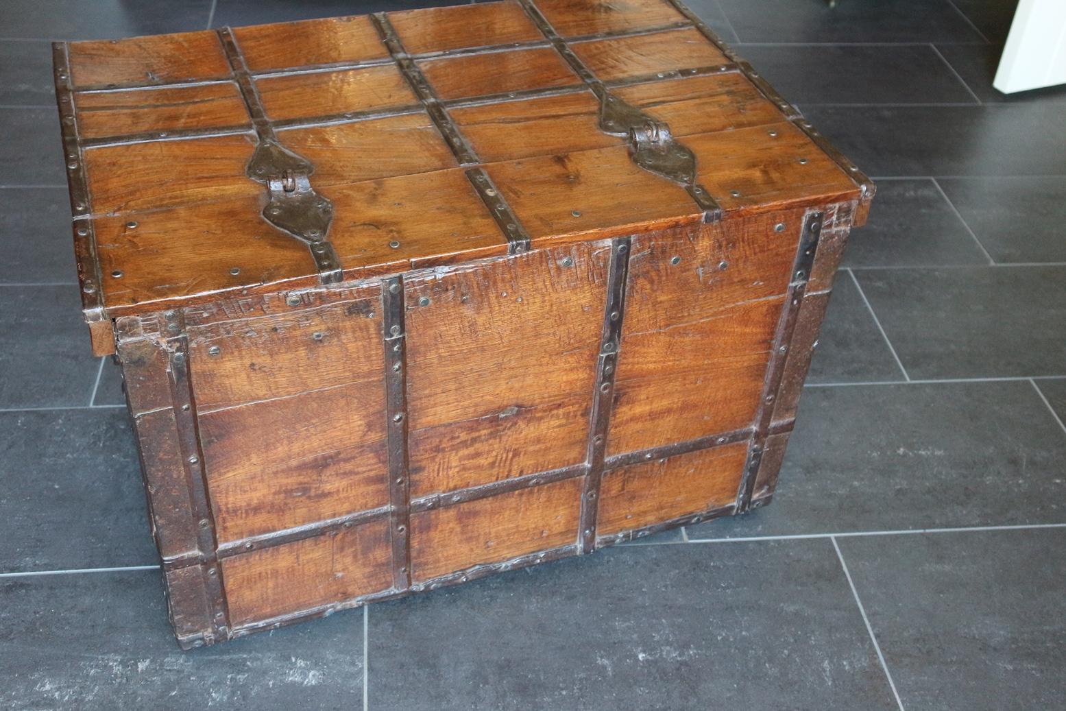 19th Century Anglo-Indian Small Teak Chest 2