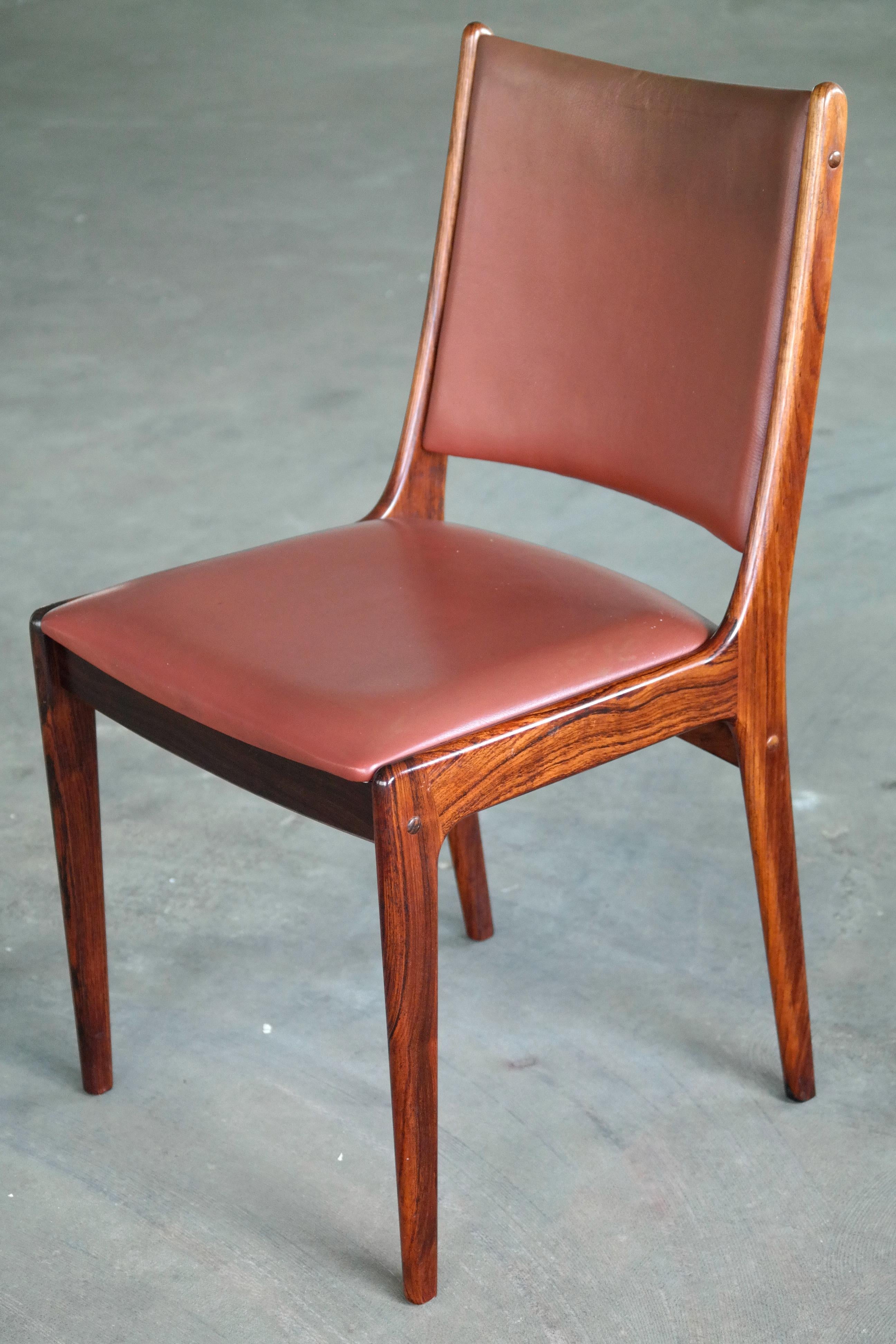 Set of Six Danish Dining Chairs in Rosewood and Leather by Johannes Andersen 2