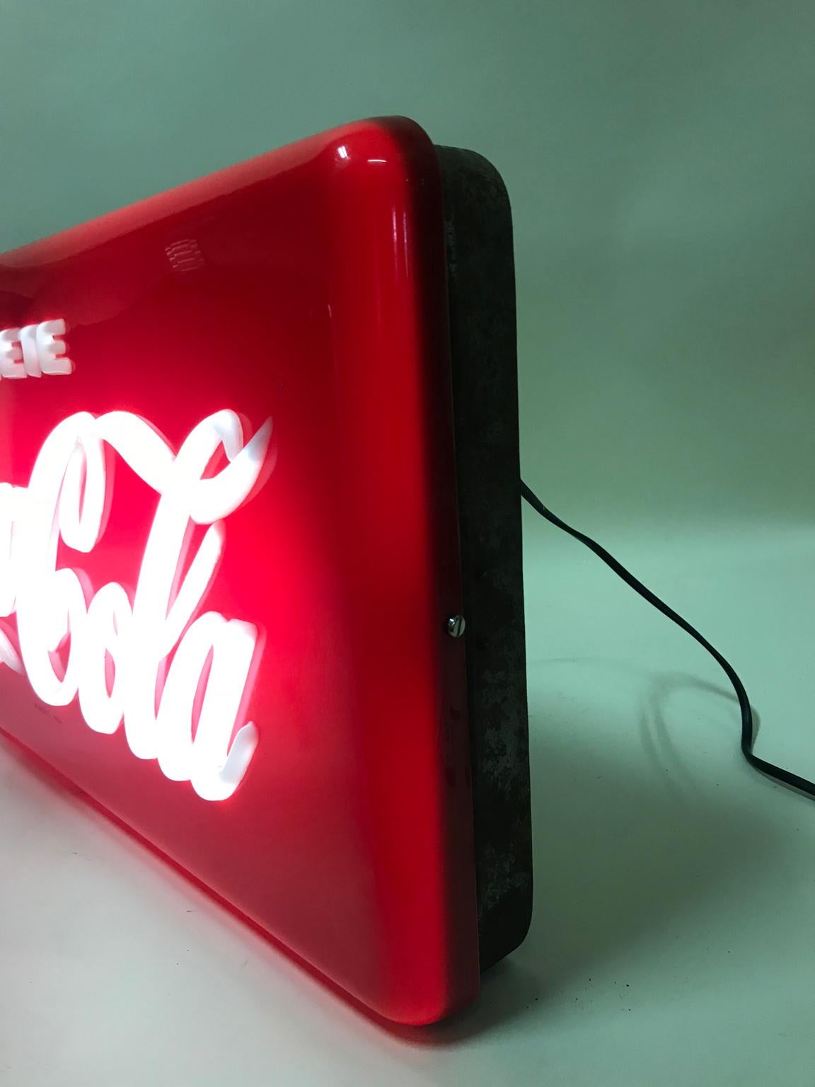 1960s Vintage Italian Bevete Coca-Cola 'Drink Coca-Cola' Illuminated Sign In Good Condition In Milan, IT