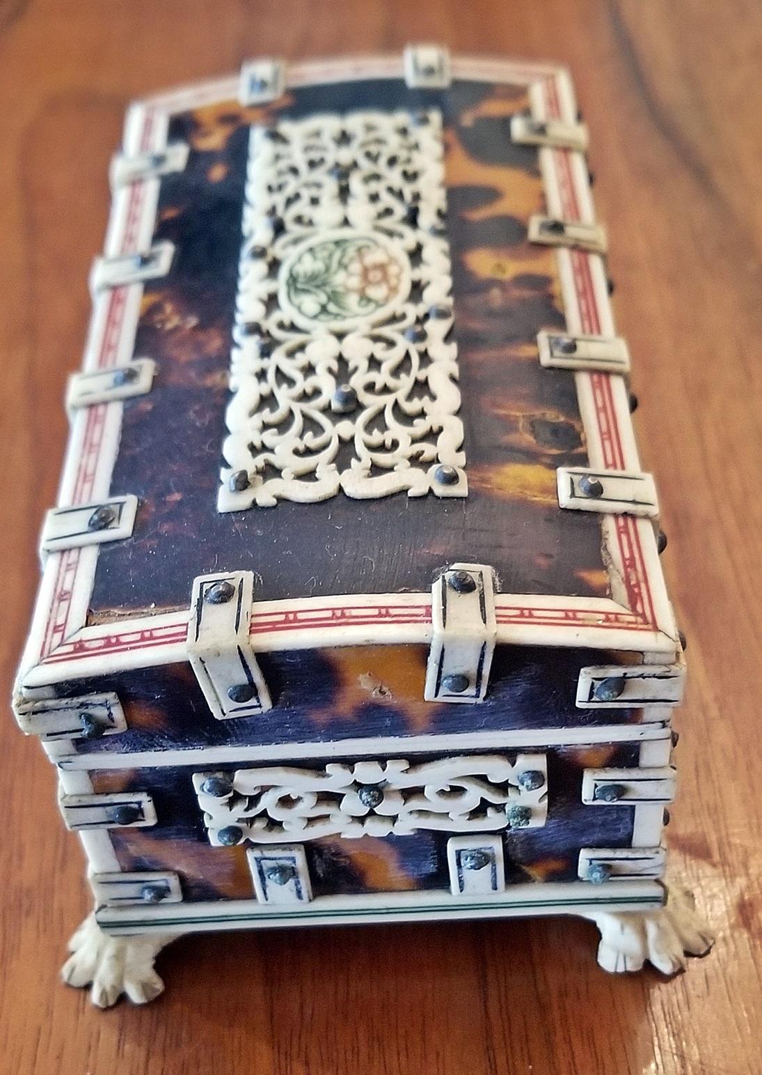 19th Century Anglo Indian Vizagapatam Shell and Faux Ivory Ring Box 1
