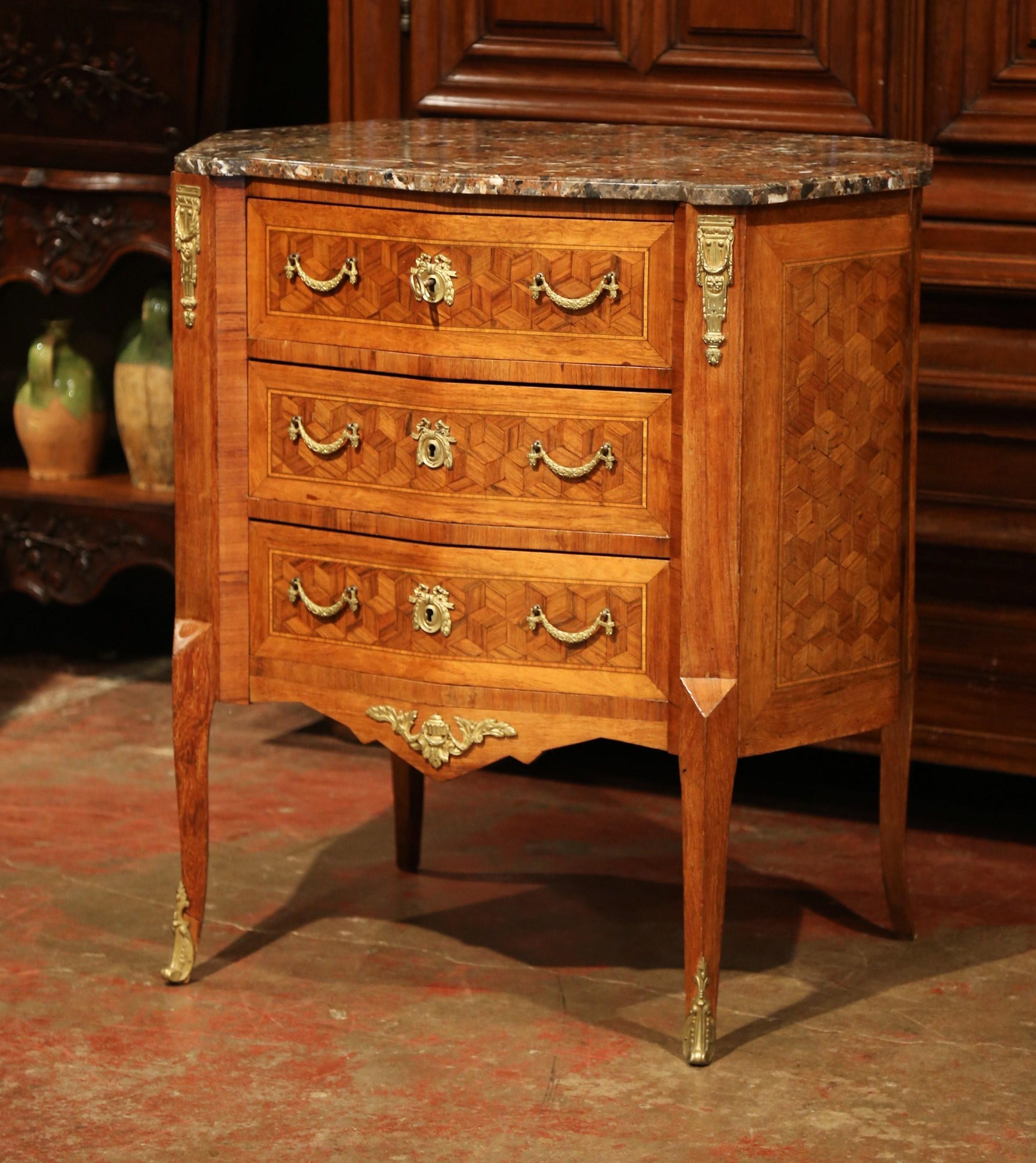 Early 20th Century French Louis XV Walnut Commode Chest with Marble Top 2