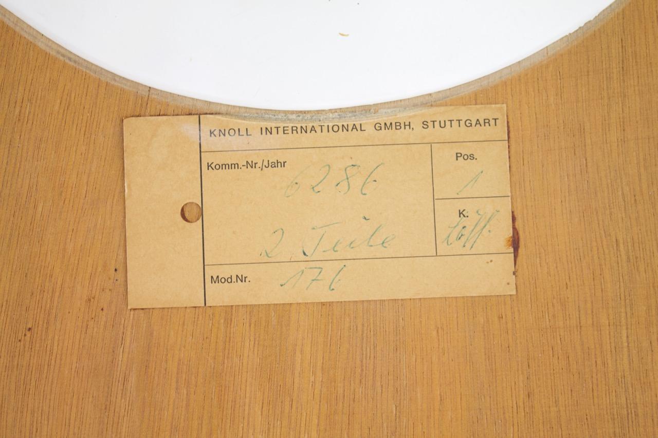 Mid-20th Century Eero Saarinen Tulip Dining Table with White Marble Top Knoll International