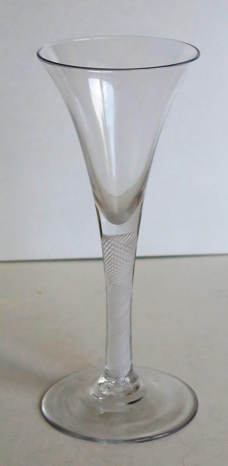 Mid-18th Century Georgian tall Wine Glass hand-blown Cotton Twist opaque Stem For Sale 2