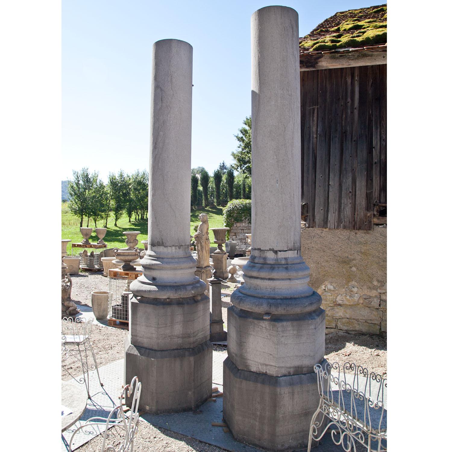 Paire de colonnes monumentales en vente 2