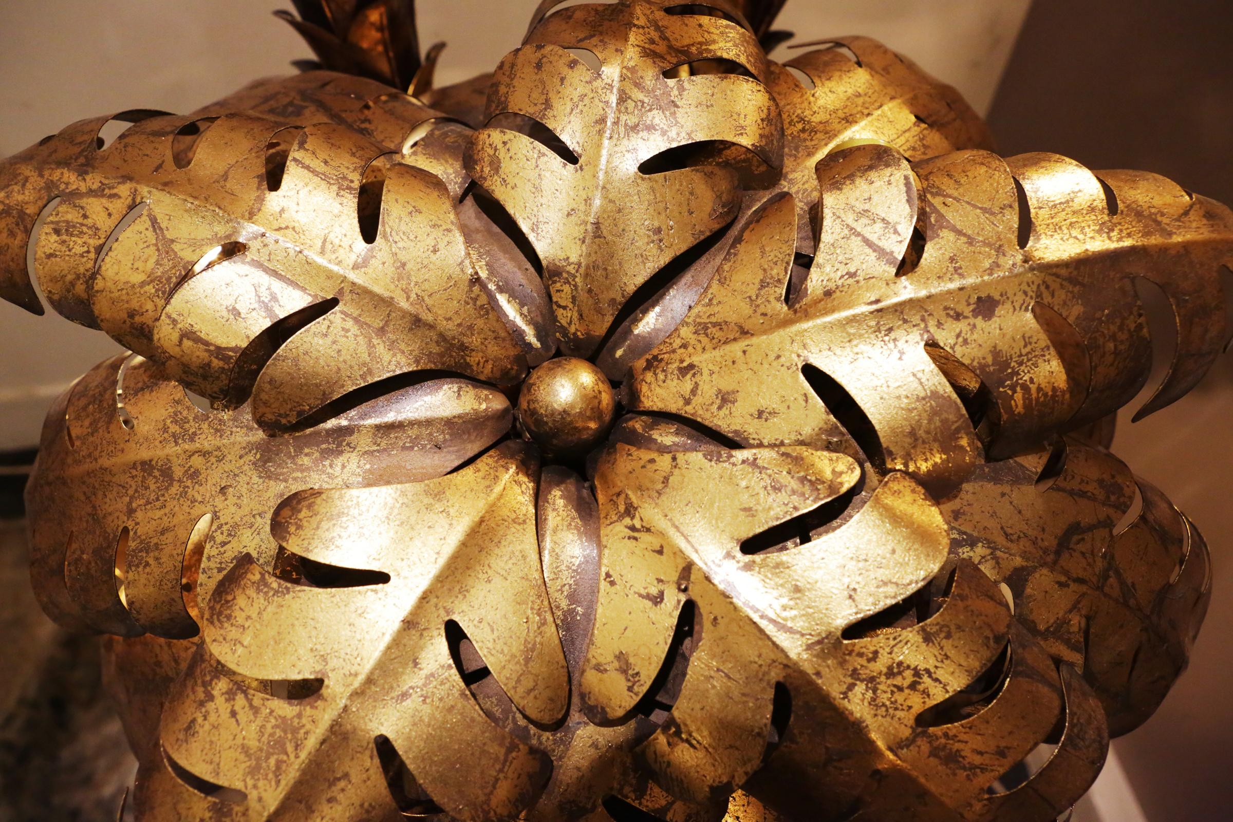 XXIe siècle et contemporain Lampadaire triple palmier doré en finition dorée en vente