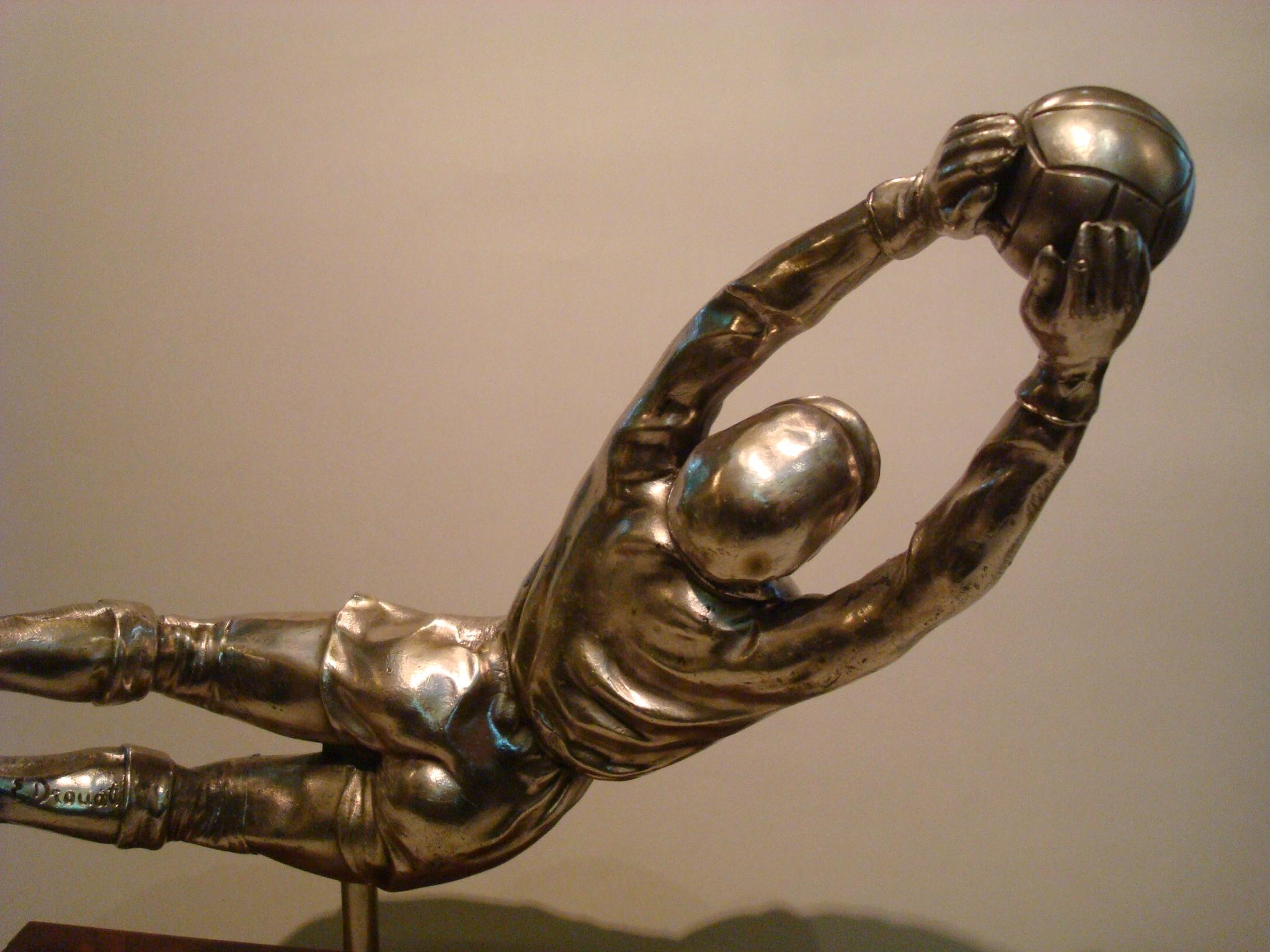 Silvered Figure of a Football, Soccer Goalkeeper, France, circa 1940 In Good Condition In Buenos Aires, Olivos