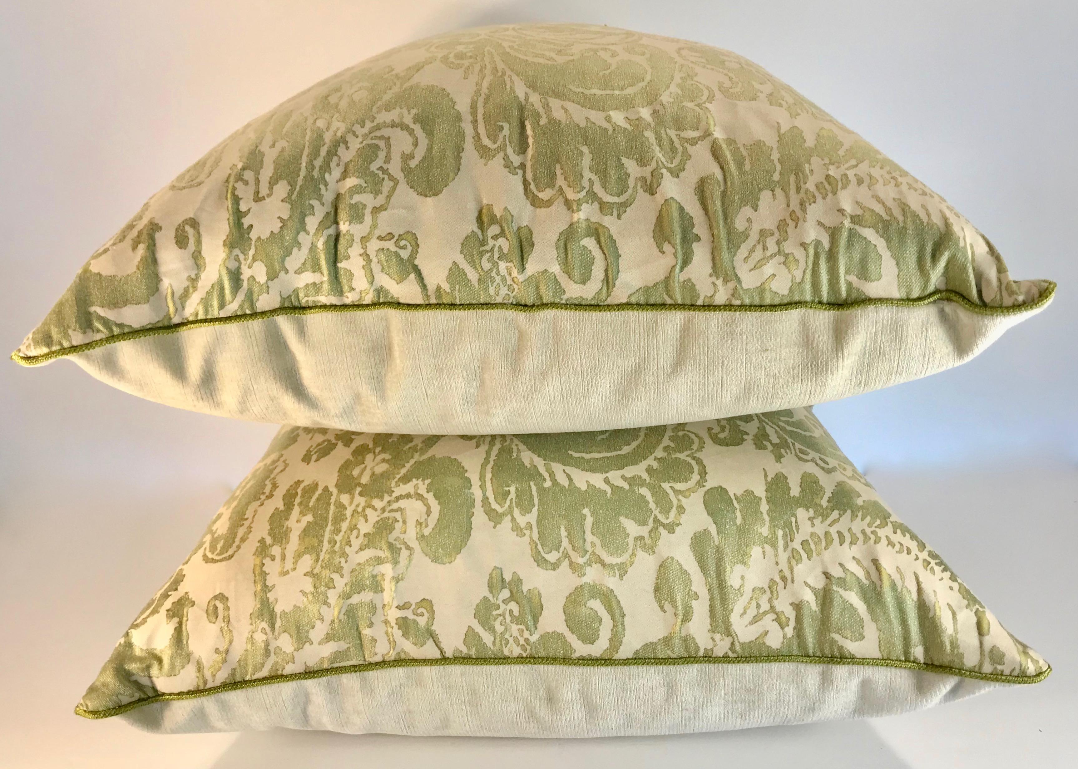 Pair of Fortuny Corone Pillows Green 2