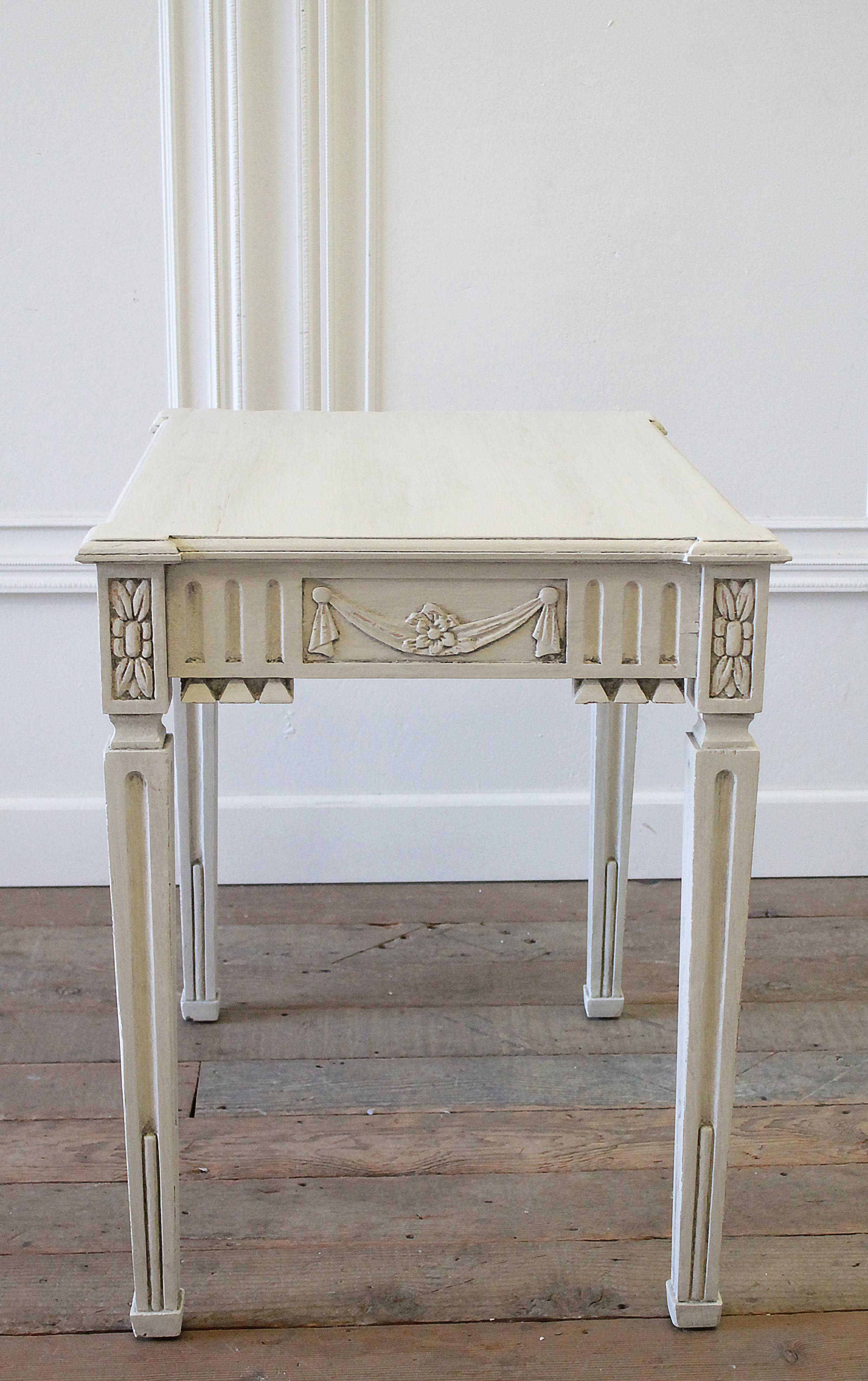 Vintage Accent Side Table For Sale 3