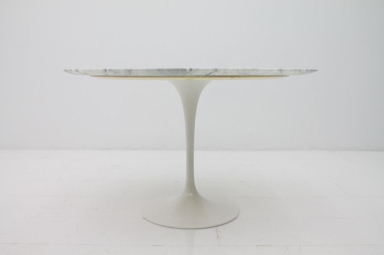 Eero Saarinen Tulip Dining Table with White Marble Top Knoll International 1