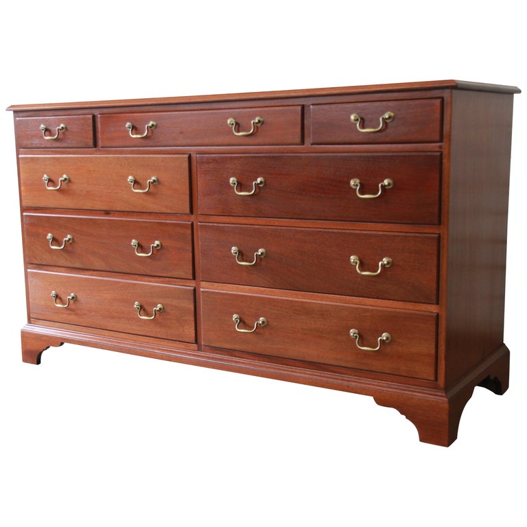 Kittinger Historic Williamsburg Mahogany Dresser At 1stdibs