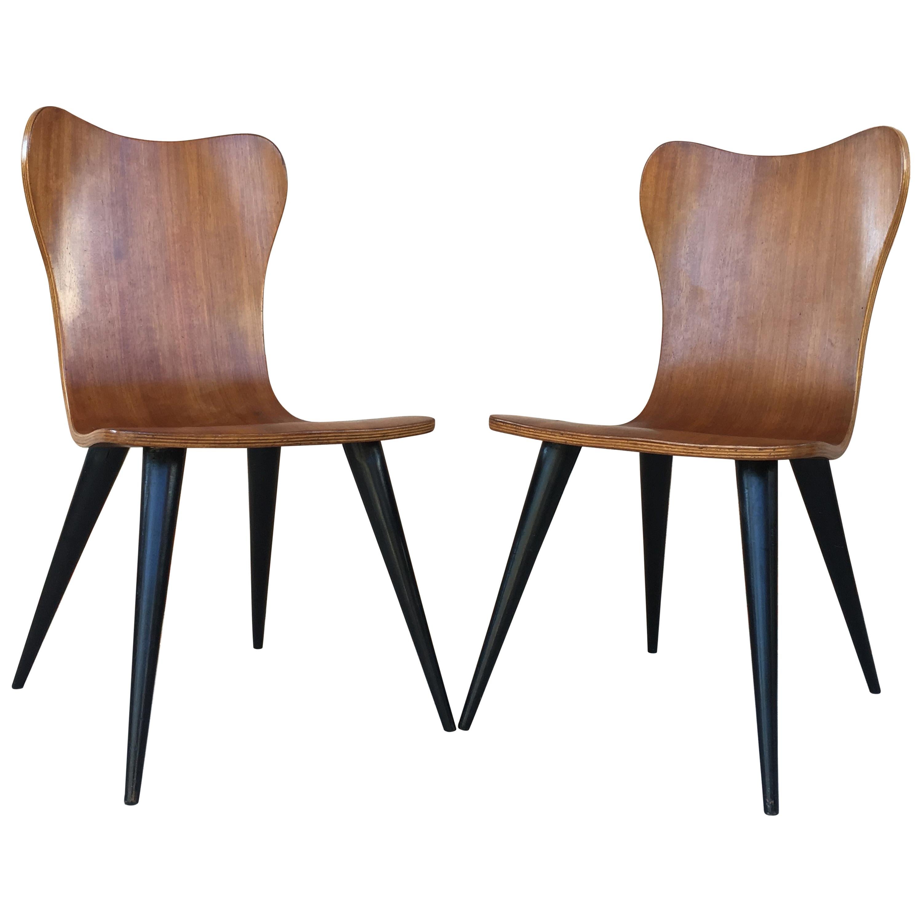 Pair of Midcentury Arne Jacobsen Style Chairs with Black Tapered Legs For Sale