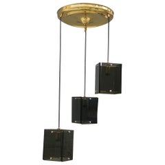 Lampadario italiano moderno di metà secolo in ottone, cristallo grigio e oro Spesso