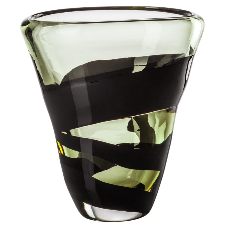 Black Belt Large Vase by in Green and Black Peter Marino 1