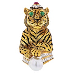 David Webb Platin &18k Gold Schwarz gestreifter Tiger mit Smaragd Rubin Perle Brosche