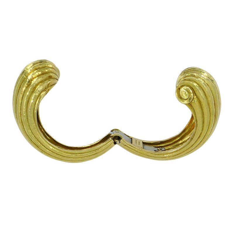 David Webb Bracelet à charnières croisées en or 18 carats martelé en vente 5