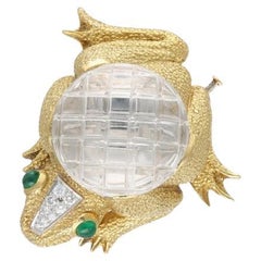 DAVID WEBB Broche pendentif grenouille en platine, 18k, cristal de roche, émeraude et diamant