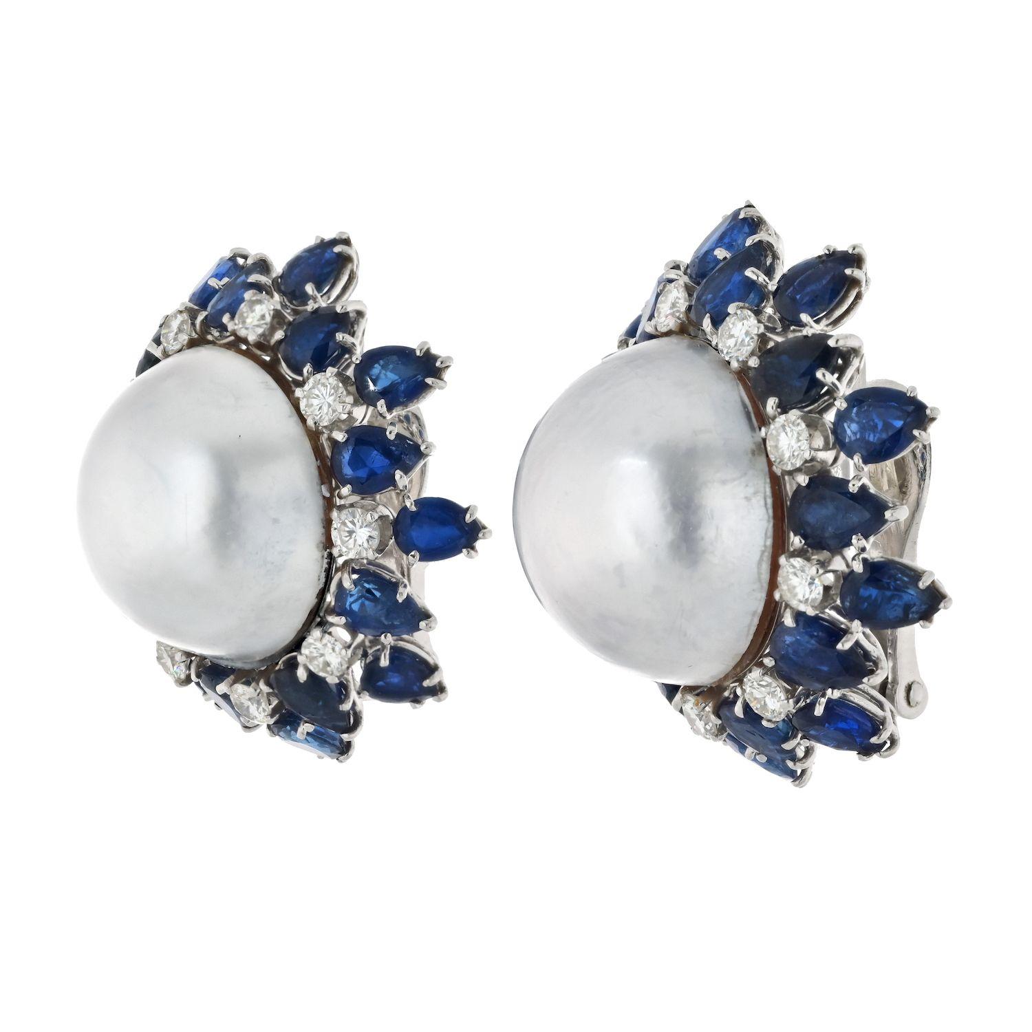 David Webb Boucles d'oreilles en platine et or blanc 18 carats avec saphirs, diamants et perles Excellent état - En vente à New York, NY