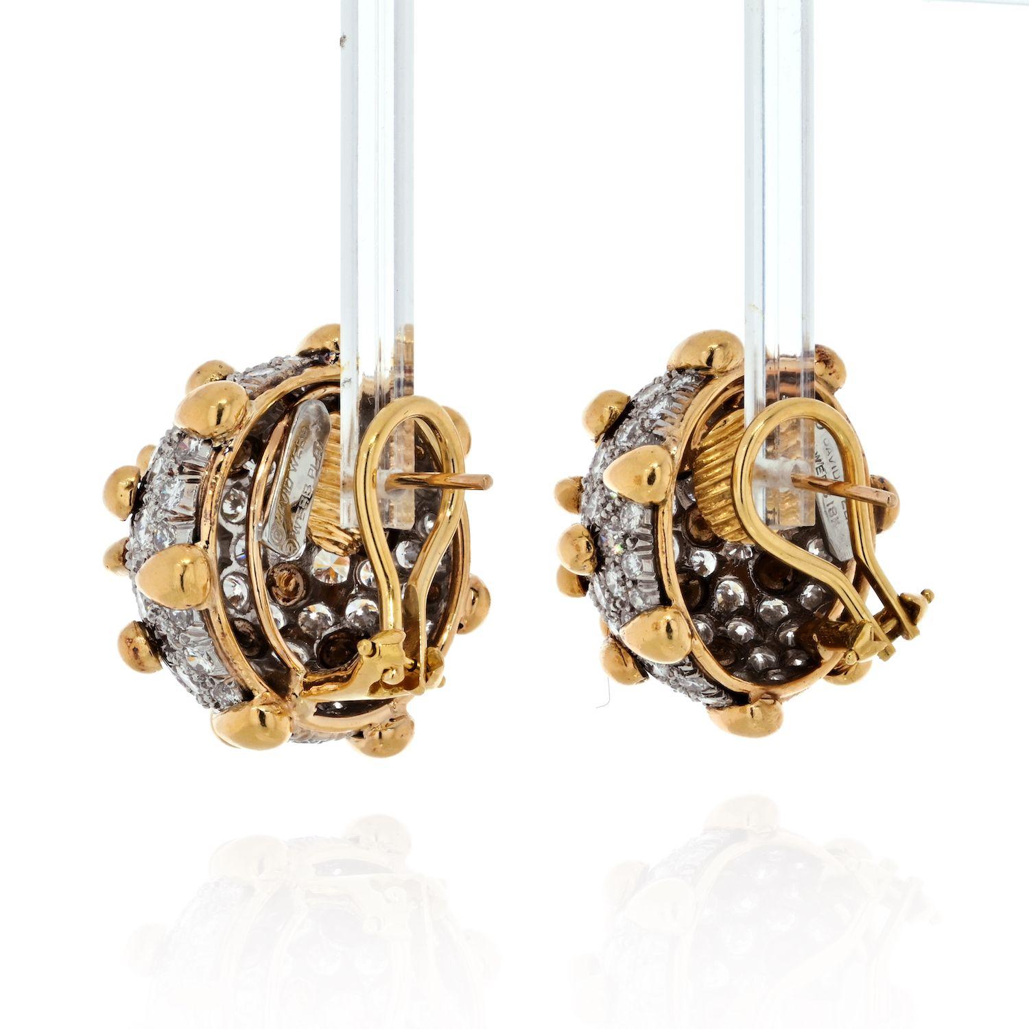 Taille ronde David Webb Clips d'oreilles en forme de dôme en platine et or jaune 18 carats avec diamants 16 carats en vente