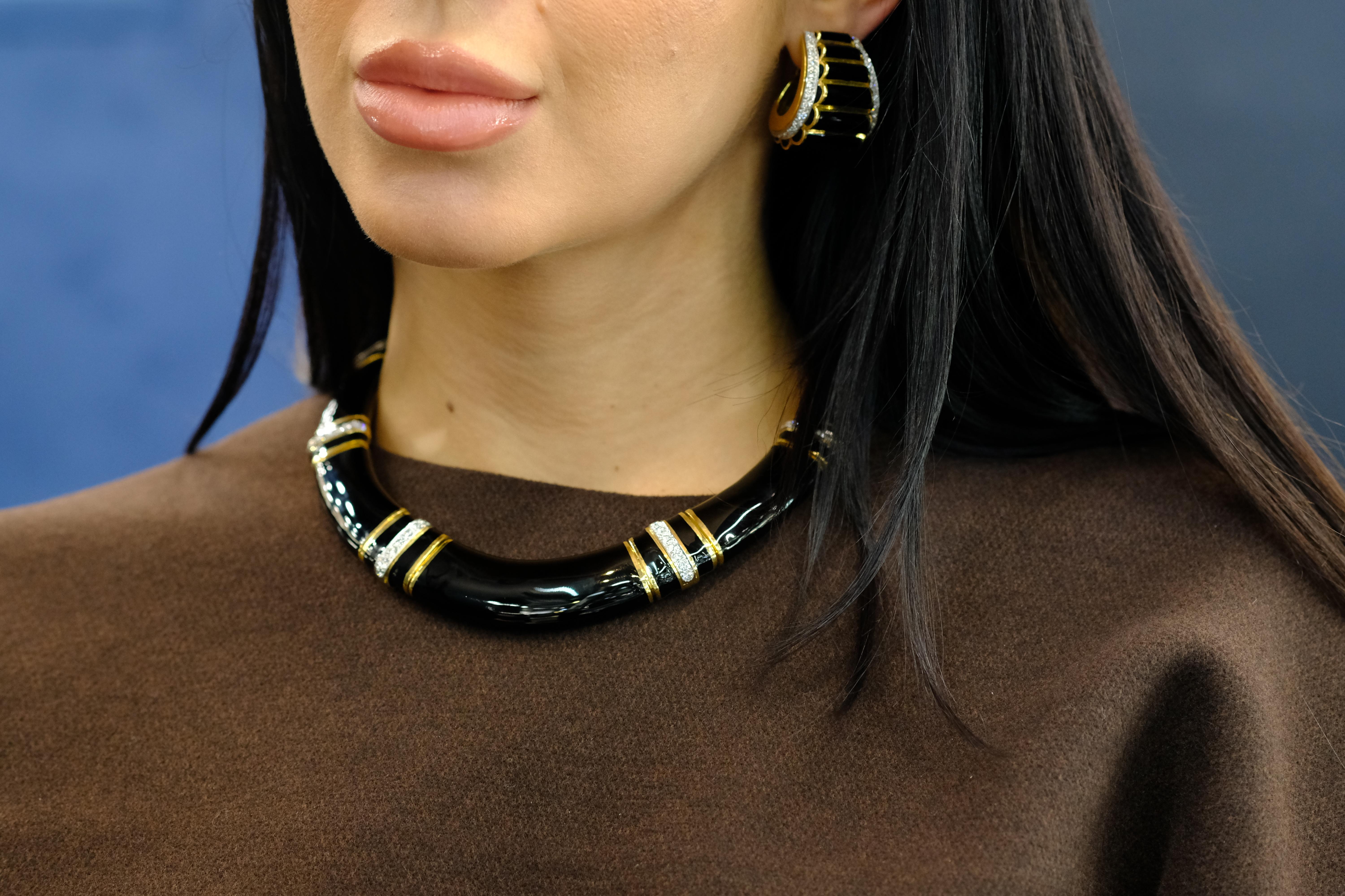 David Webb Collar de platino y oro amarillo de 18 quilates con diamantes y esmalte negro de la década de 1970 en venta 3