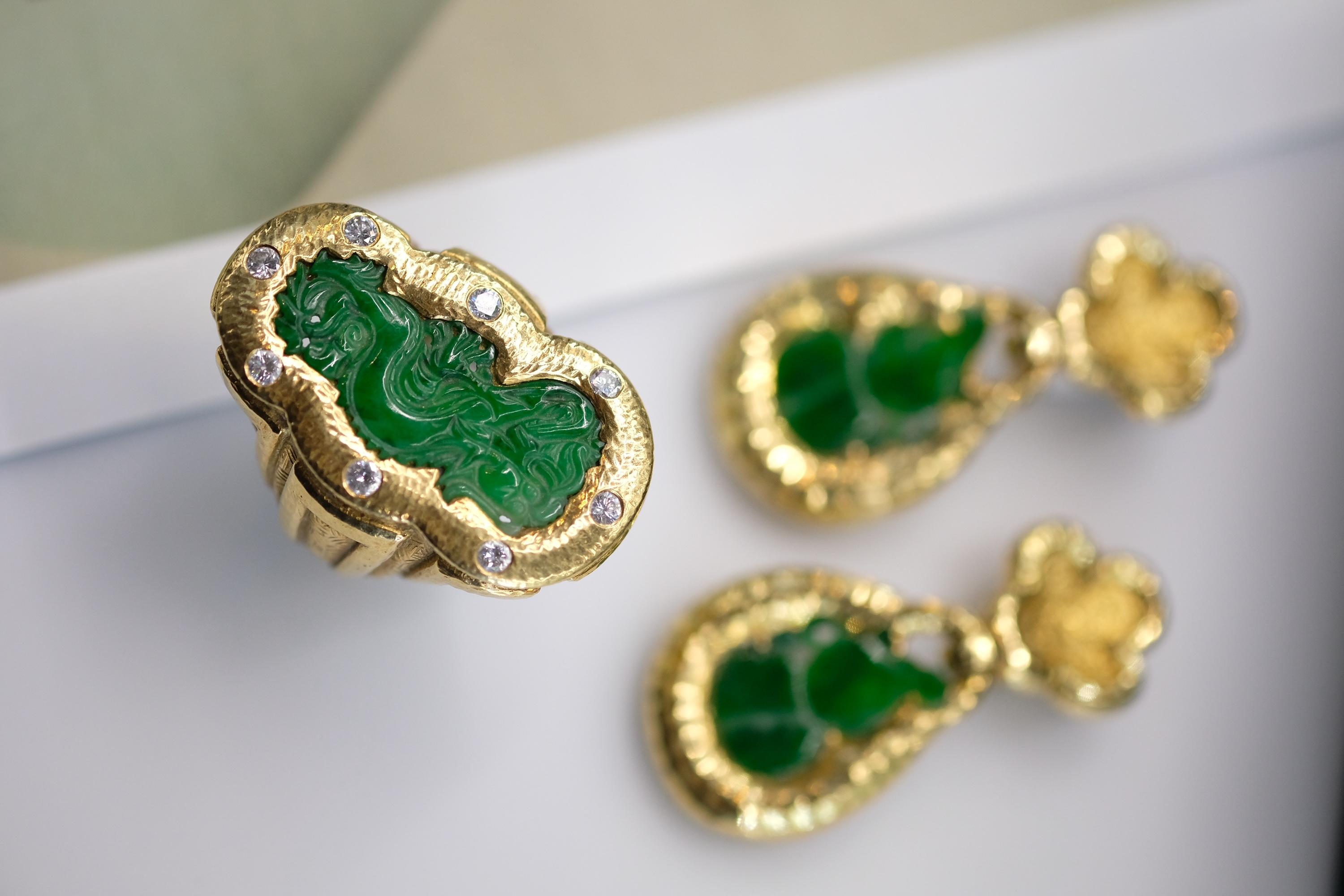 David Webb 18K Yellow Gold 1970's Carved Jade Dragon Style Ring For Sale 4