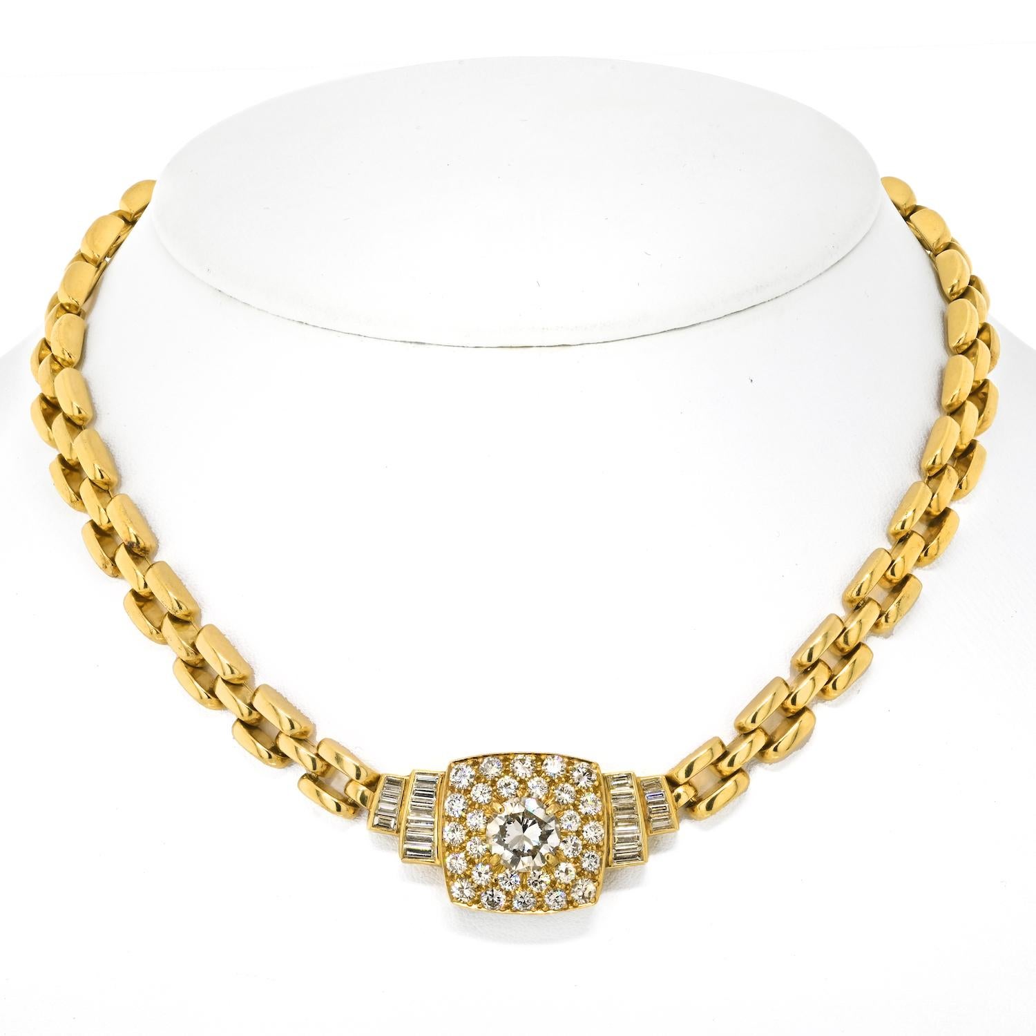 Step into the world of timeless elegance with this captivating estate yellow gold necklace by the legendary David Webb. 

Crafted with meticulous attention to detail, this 15-inch interlocking chain showcases a stunning pave-set diamond centerpiece