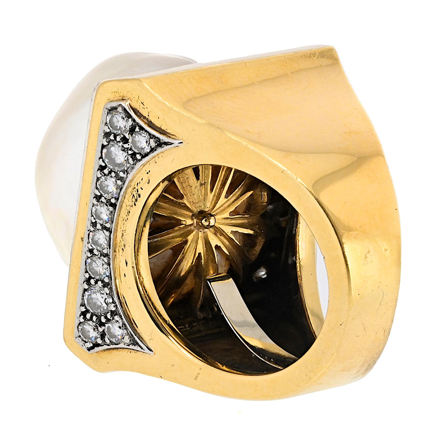 David Webb Platinum & 18K Yellow Gold Baroque Pearl Diamond Ring In Excellent Condition For Sale In New York, NY