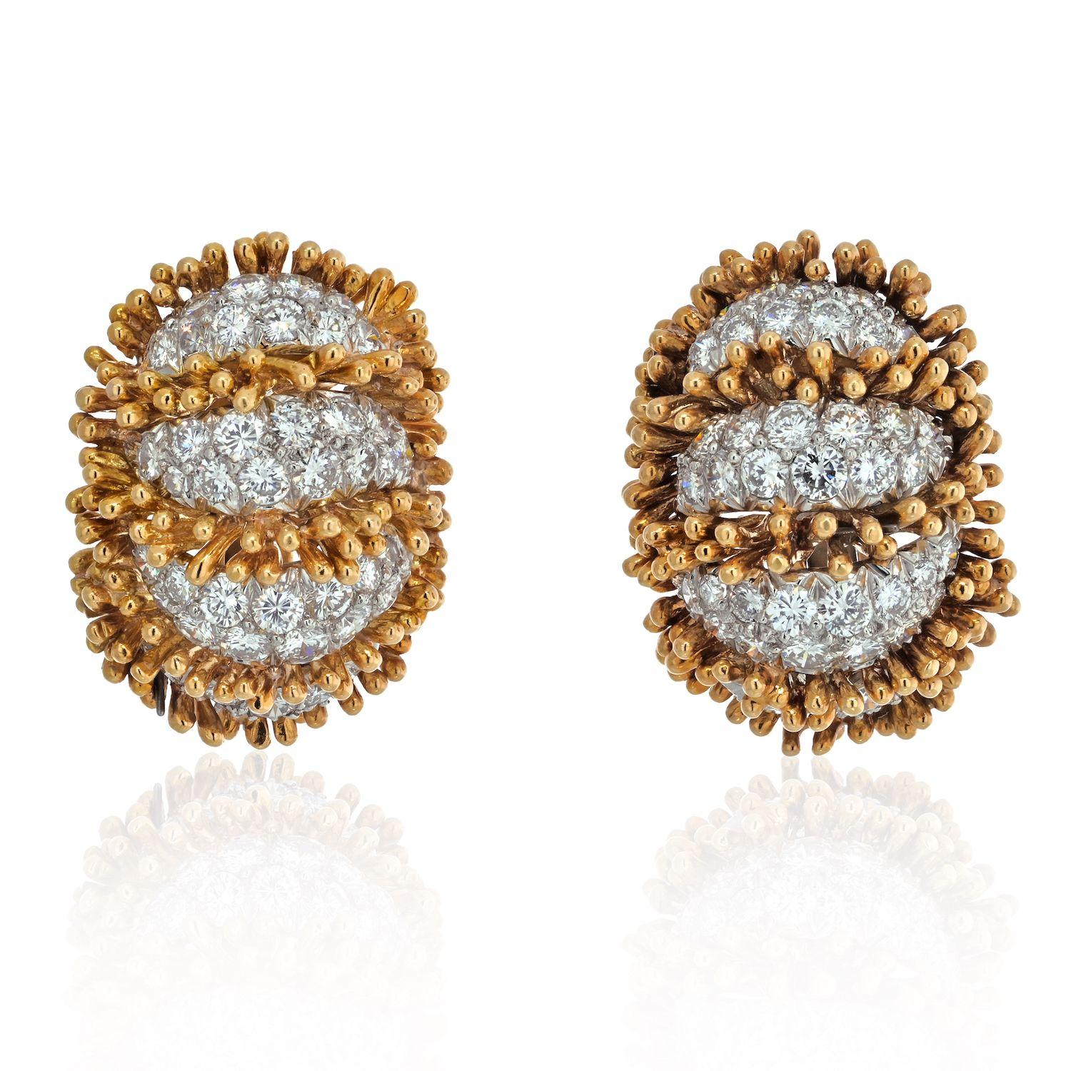 David Webb Ovale Clip-On-Ohrringe aus Platin und 18K Gelbgold mit Perlen und Diamanten (Moderne) im Angebot