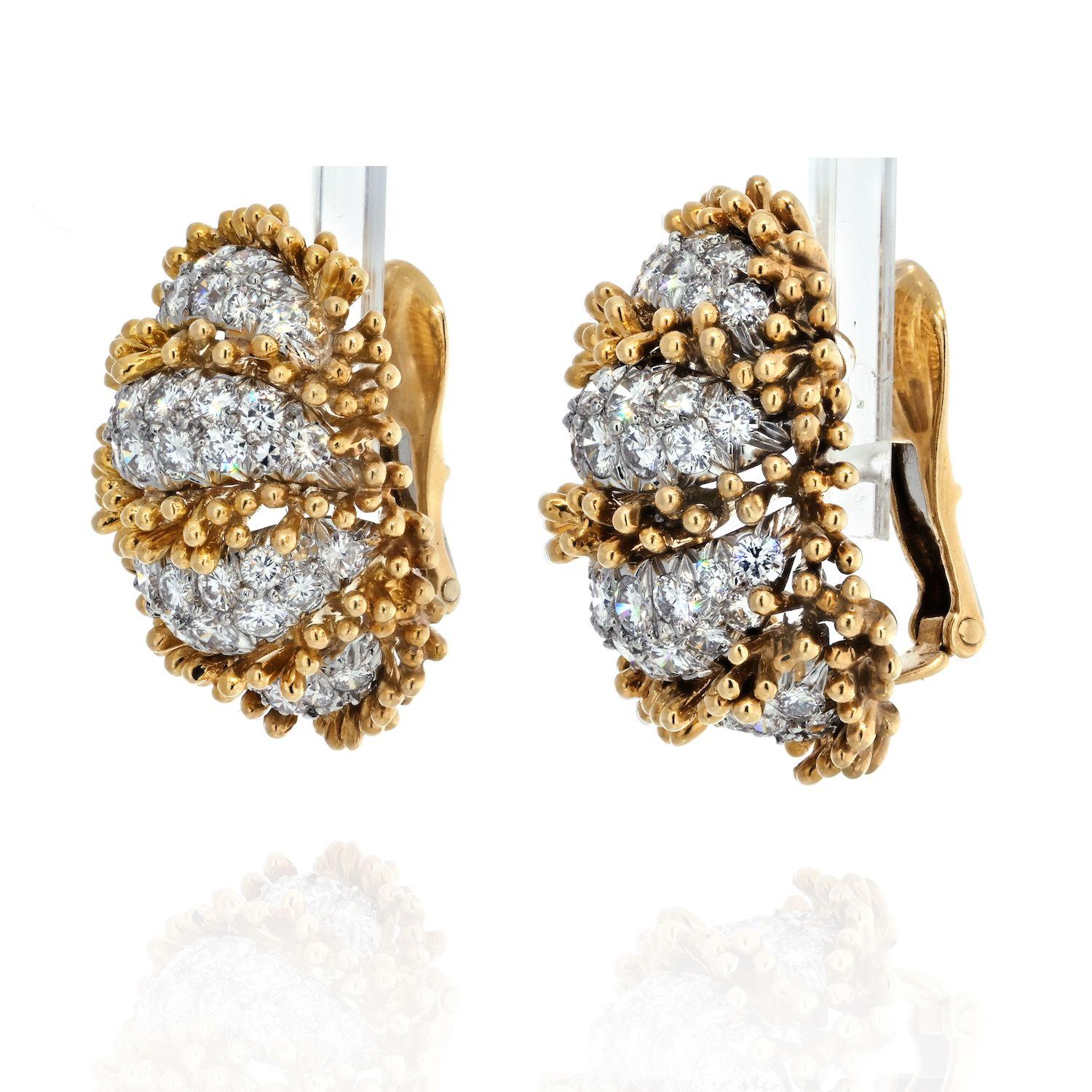 David Webb Platinum & 18K Yellow Gold Beaded Diamond Oval Clip On Earrings In Excellent Condition For Sale In New York, NY