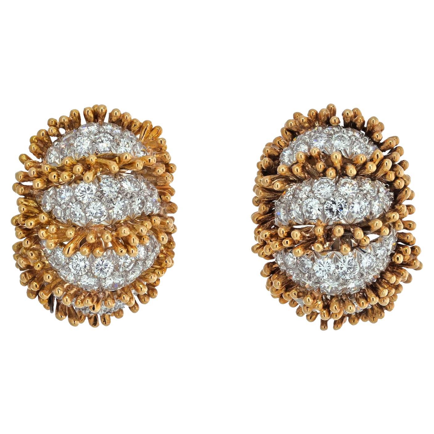 David Webb Ovale Clip-On-Ohrringe aus Platin und 18K Gelbgold mit Perlen und Diamanten im Angebot