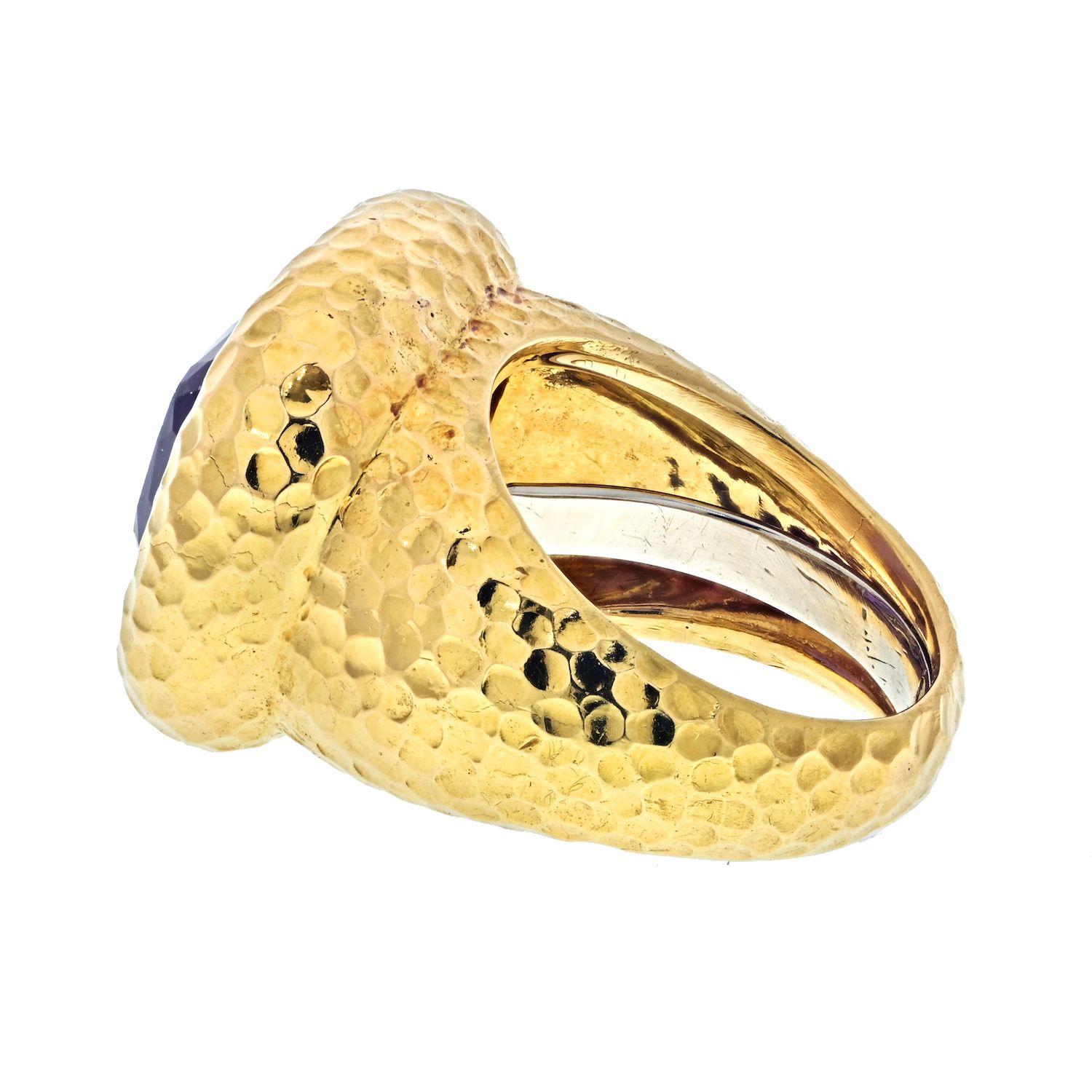 Ring aus Platin und 18 Karat Gelbgold mit lila Amethyst-Lünette im Zustand „Hervorragend“ im Angebot in New York, NY