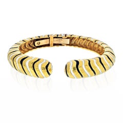 David Webb Bracciale in platino e oro giallo 18 carati con smalto bianco e nero