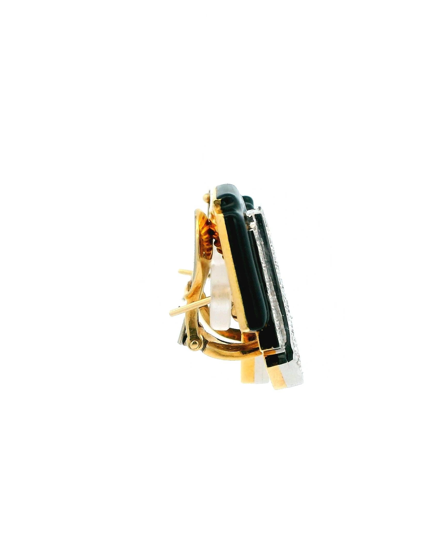 David Webb Orecchini a clip in platino e oro giallo 18 carati con smalto nero e diamanti in vendita 1