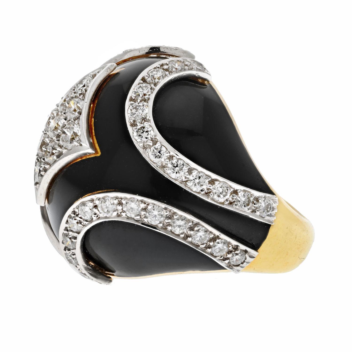 This beautiful David Webb Platinum & 18K Yellow Gold Black Enamel Diamond Bombe Ring is a true statement piece. It features a striking black enamel design, outlined with an intricate pavé of round brilliant diamonds, set in 18K yellow gold and