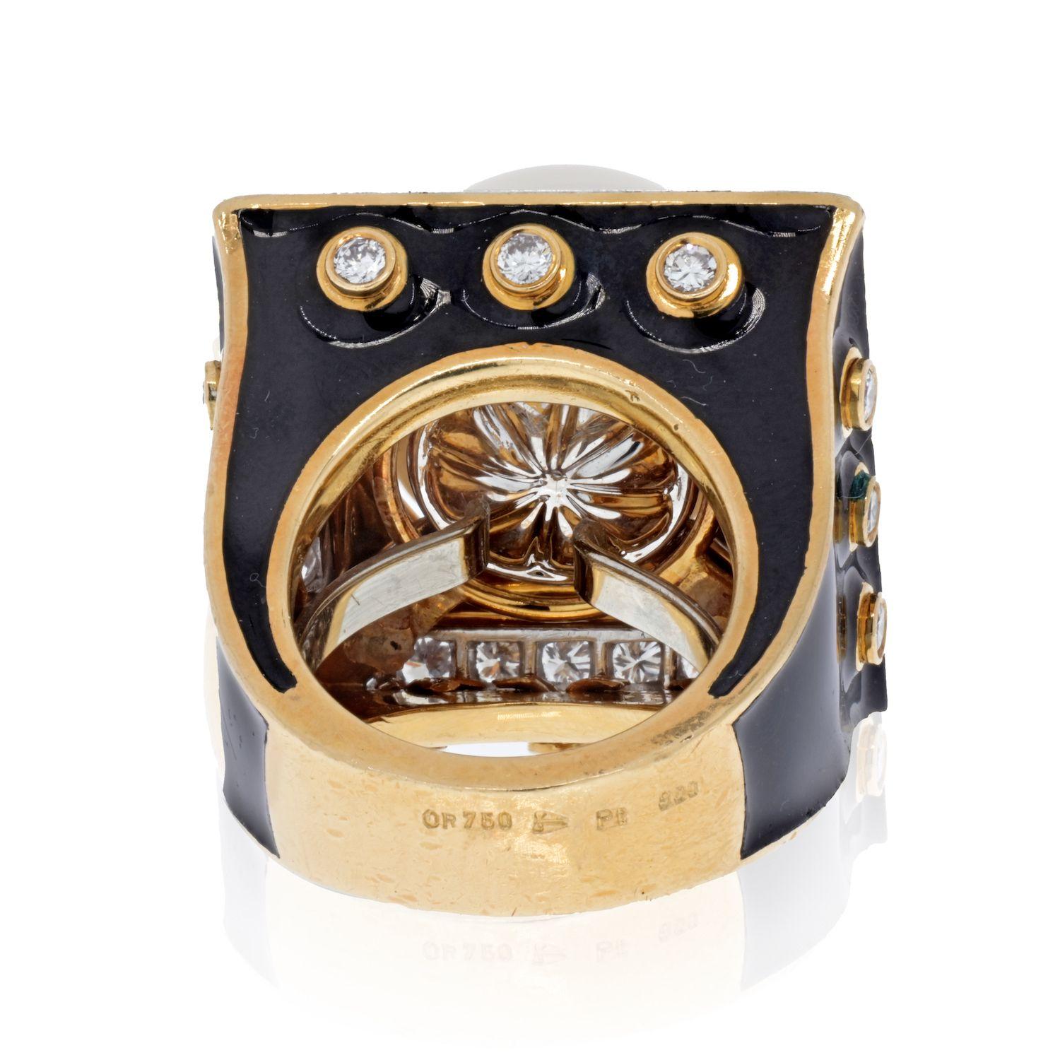 Taille ronde David Webb Platinum & 18K Yellow Goldes Black Enamel, Pearl and Diamond Ring (bague en émail noir, perles et diamants) en vente