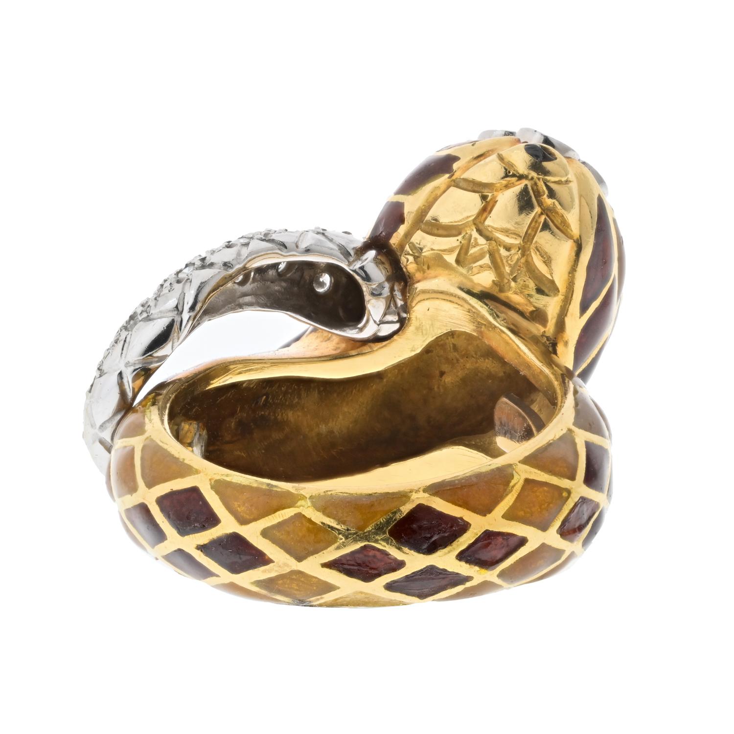David Webb 18K Yellow Gold Enamel Diamond Snake Serpent Ring In Excellent Condition For Sale In New York, NY