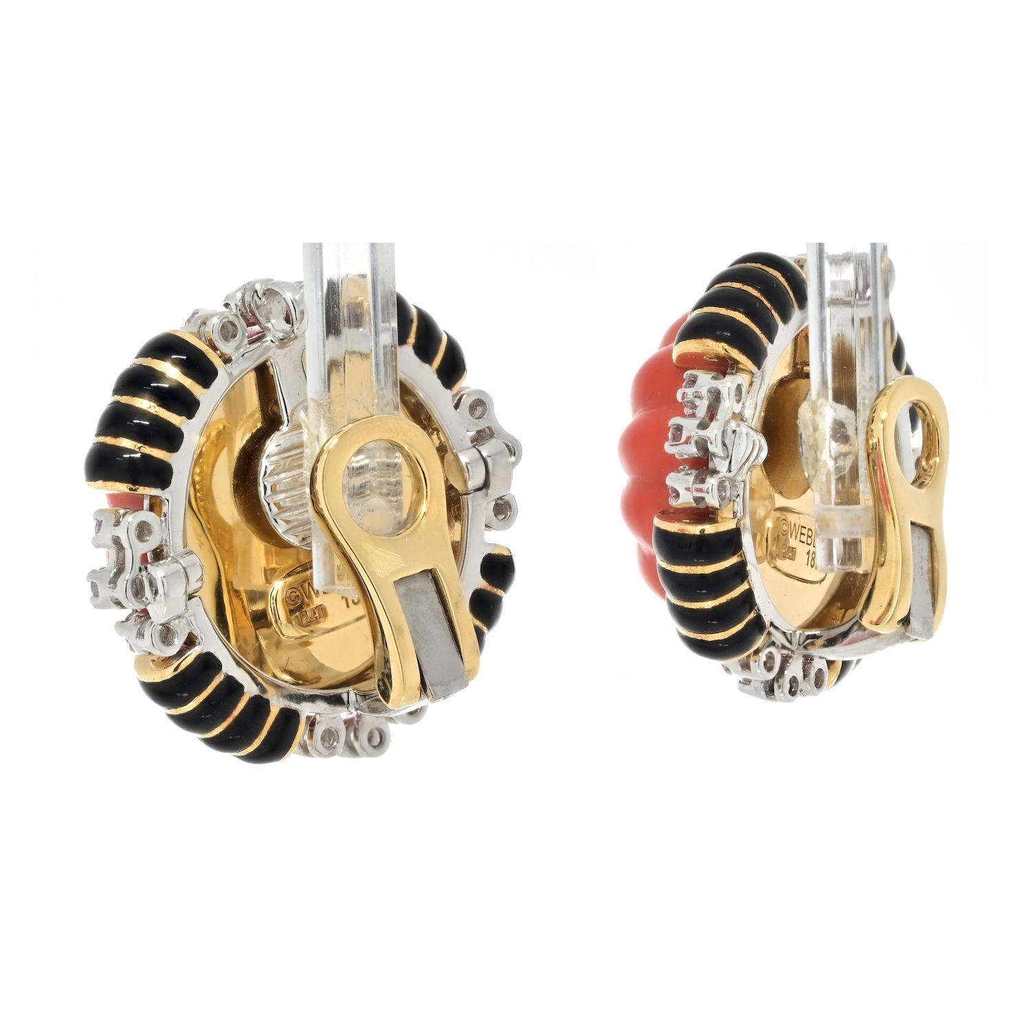 Capturez l'essence de l'élégance et de la sophistication avec ces exquises boucles d'oreilles David Webb en corail, platine et or jaune 18 carats, émail noir et diamants. Conçues pour la femme moderne qui apprécie la finesse de l'artisanat et le