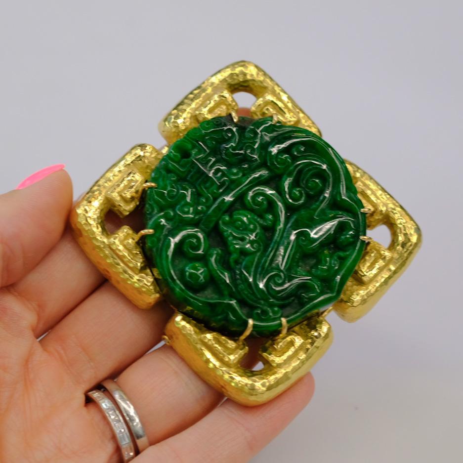 David Webb Platinum & 18K Yellow Gold Carved Jade Pendant and Brooch In Excellent Condition For Sale In New York, NY