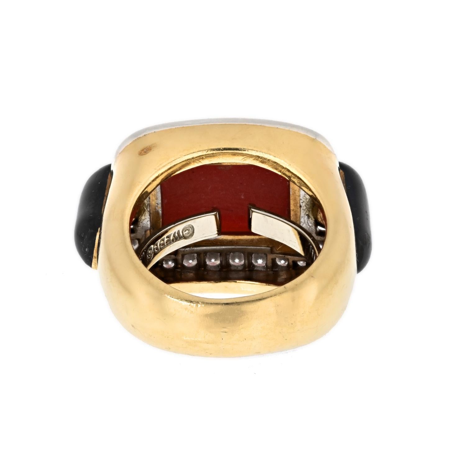 David Webb Platinum & 18K Yellow Gold Coral, Onyx And Diamond Cocktail Ring In Excellent Condition For Sale In New York, NY