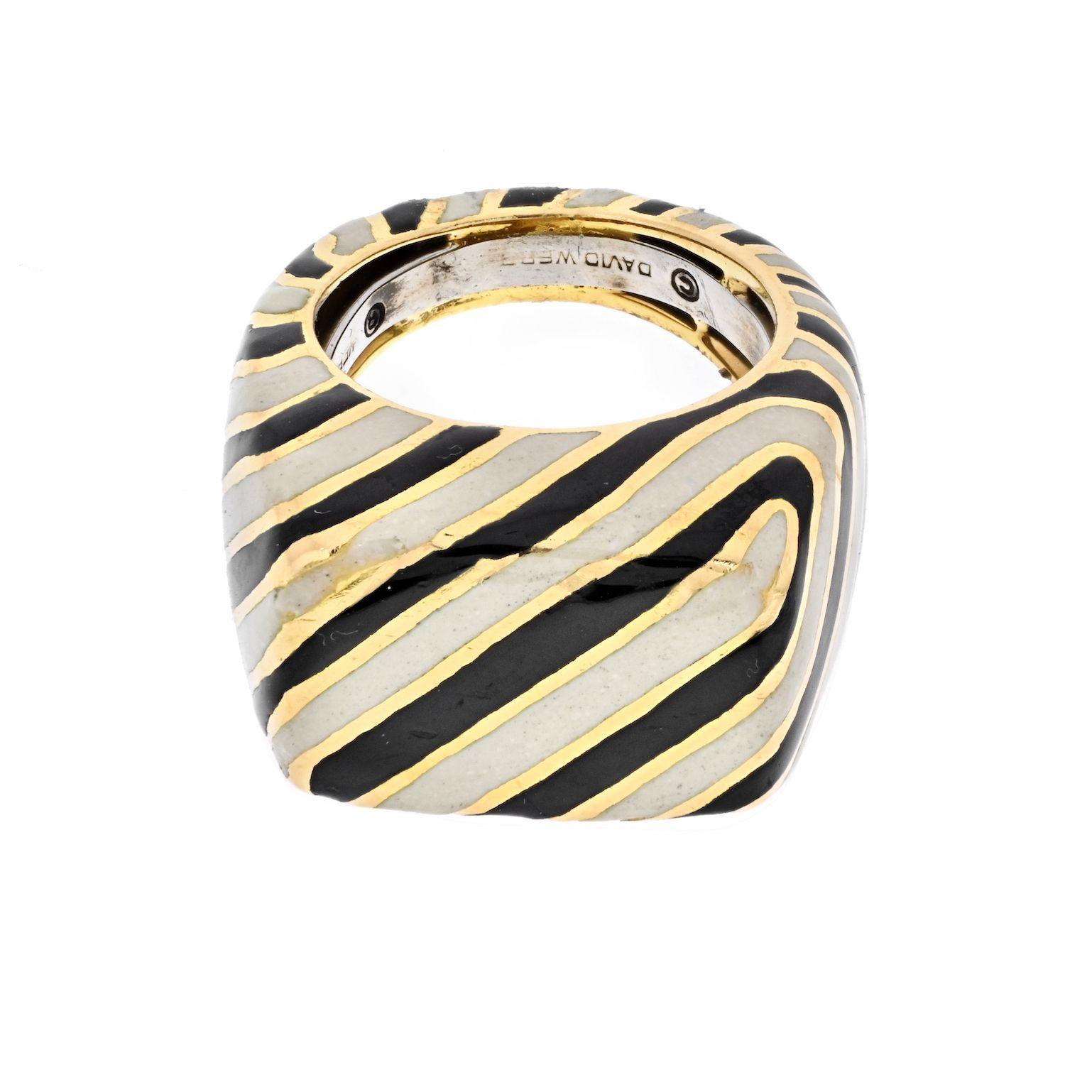 David Webb Platinum & 18K Yellow Gold Crosswalk Black and White Enamel Ring In Excellent Condition In New York, NY
