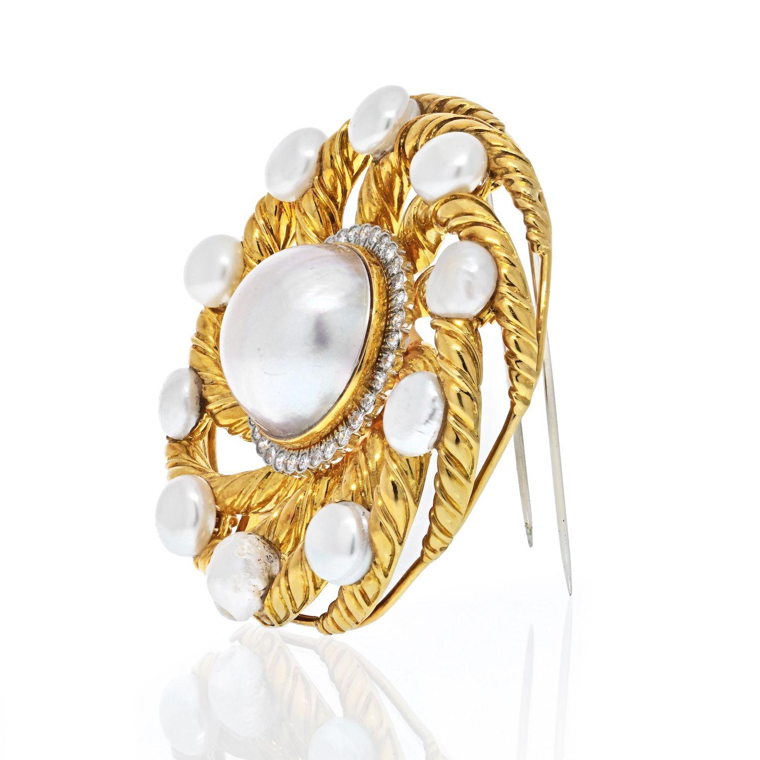  David Webb Broche circulaire ajourée en platine, or jaune 18 carats, diamants et perles Pour femmes 