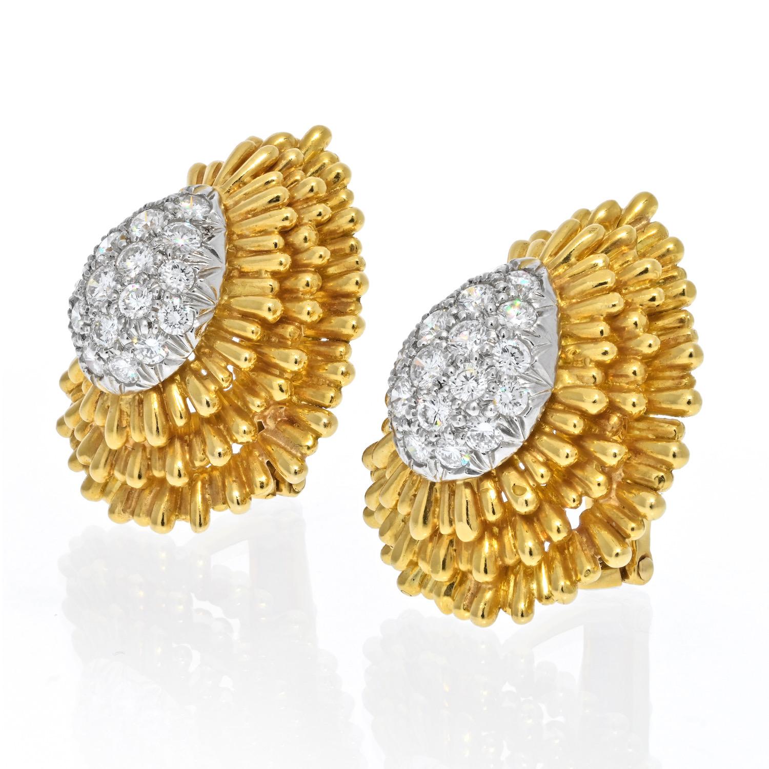 Moderne David Webb Clips d'oreilles en platine et or jaune 18 carats avec diamants en vente