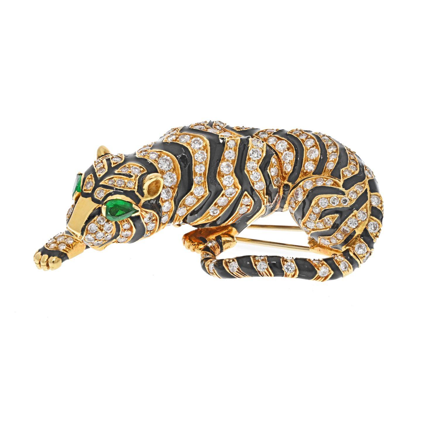 David Webb Platinum & 18K Yellow Gold Diamond Tiger and Black Enamel Brooch In Excellent Condition For Sale In New York, NY