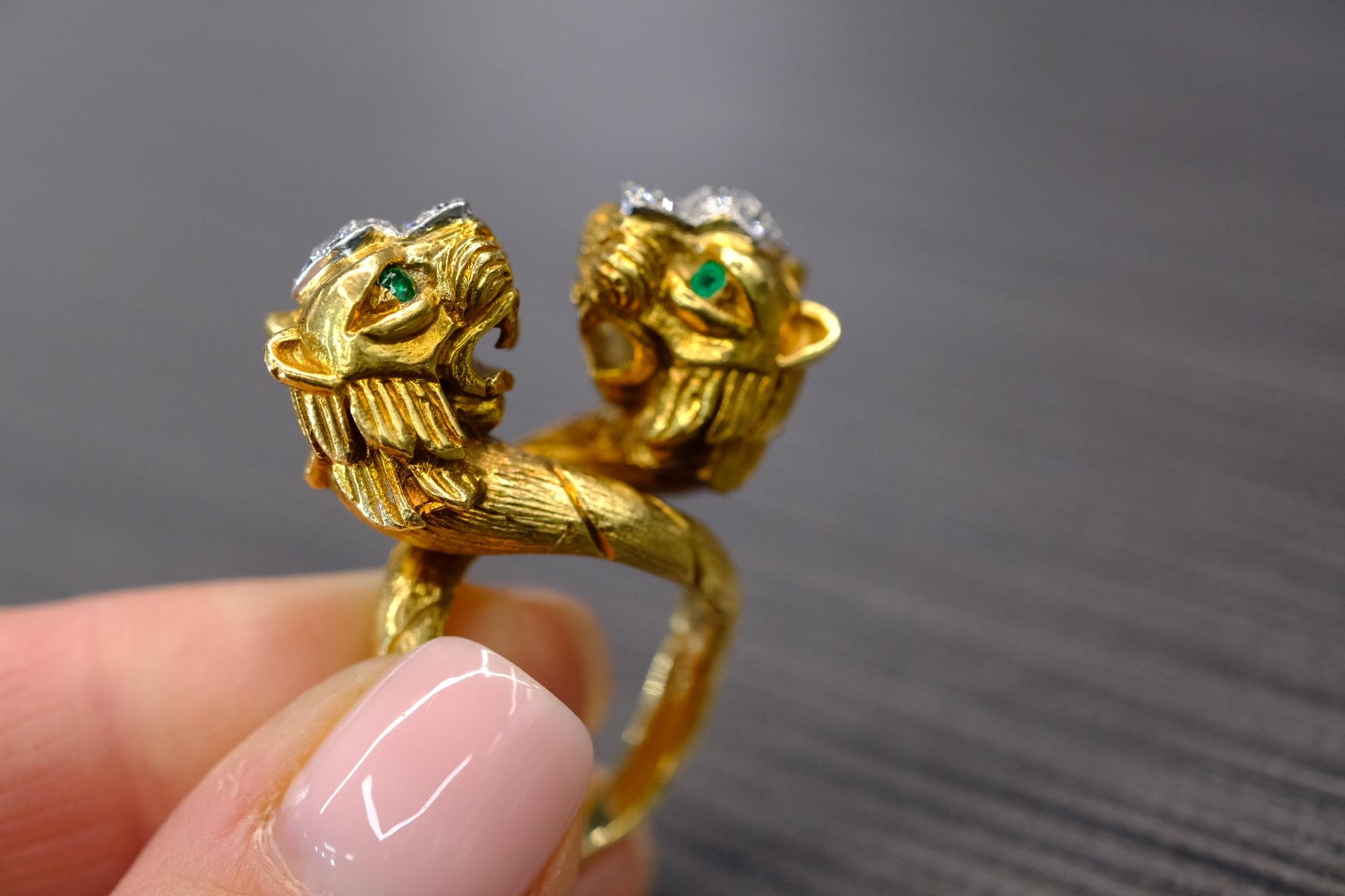 David Webb Platinum & 18K Yellow Gold Double Head Lion Ring For Sale 4