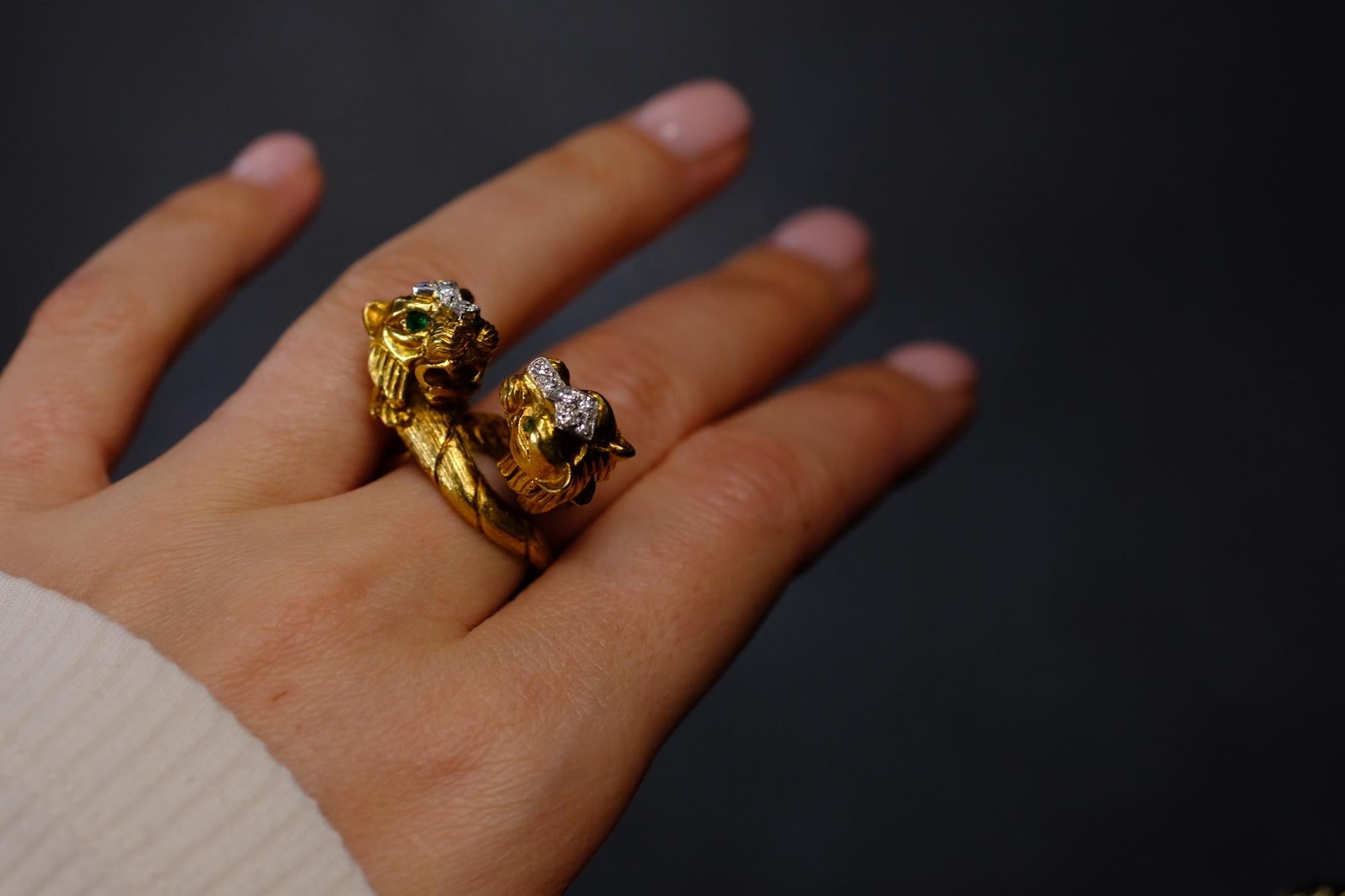David Webb Platinum & 18K Yellow Gold Double Head Lion Ring For Sale 5