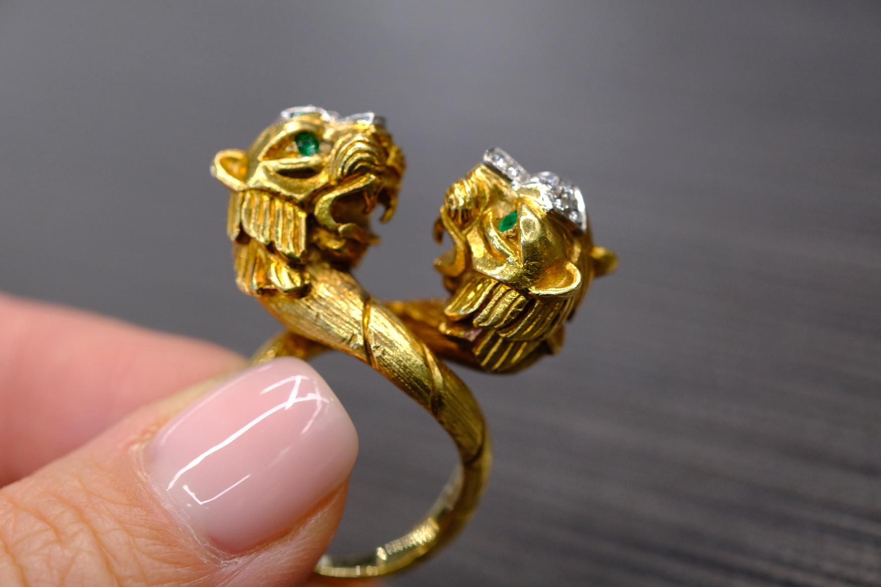 David Webb Platinum & 18K Yellow Gold Double Head Lion Ring For Sale 1