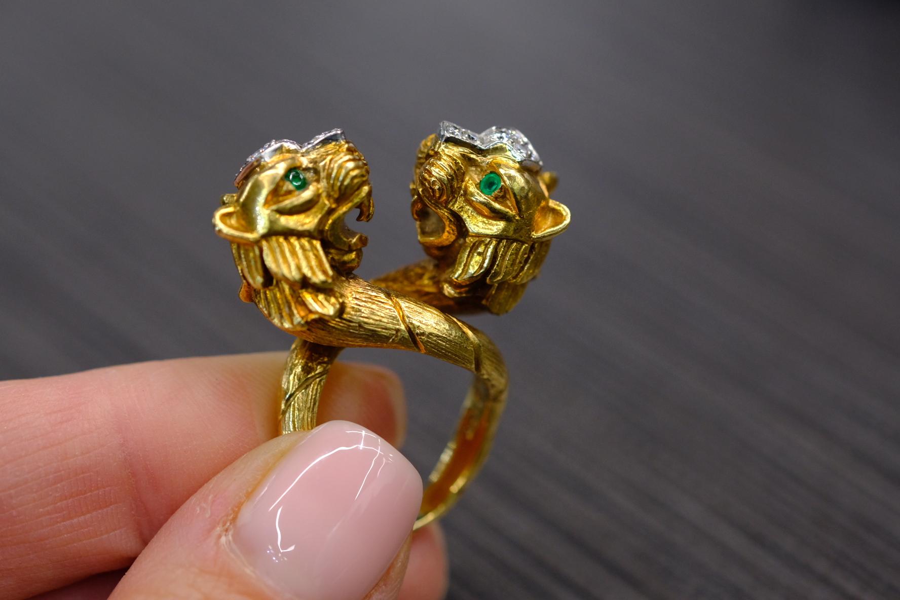 David Webb Platinum & 18K Yellow Gold Double Head Lion Ring For Sale 3