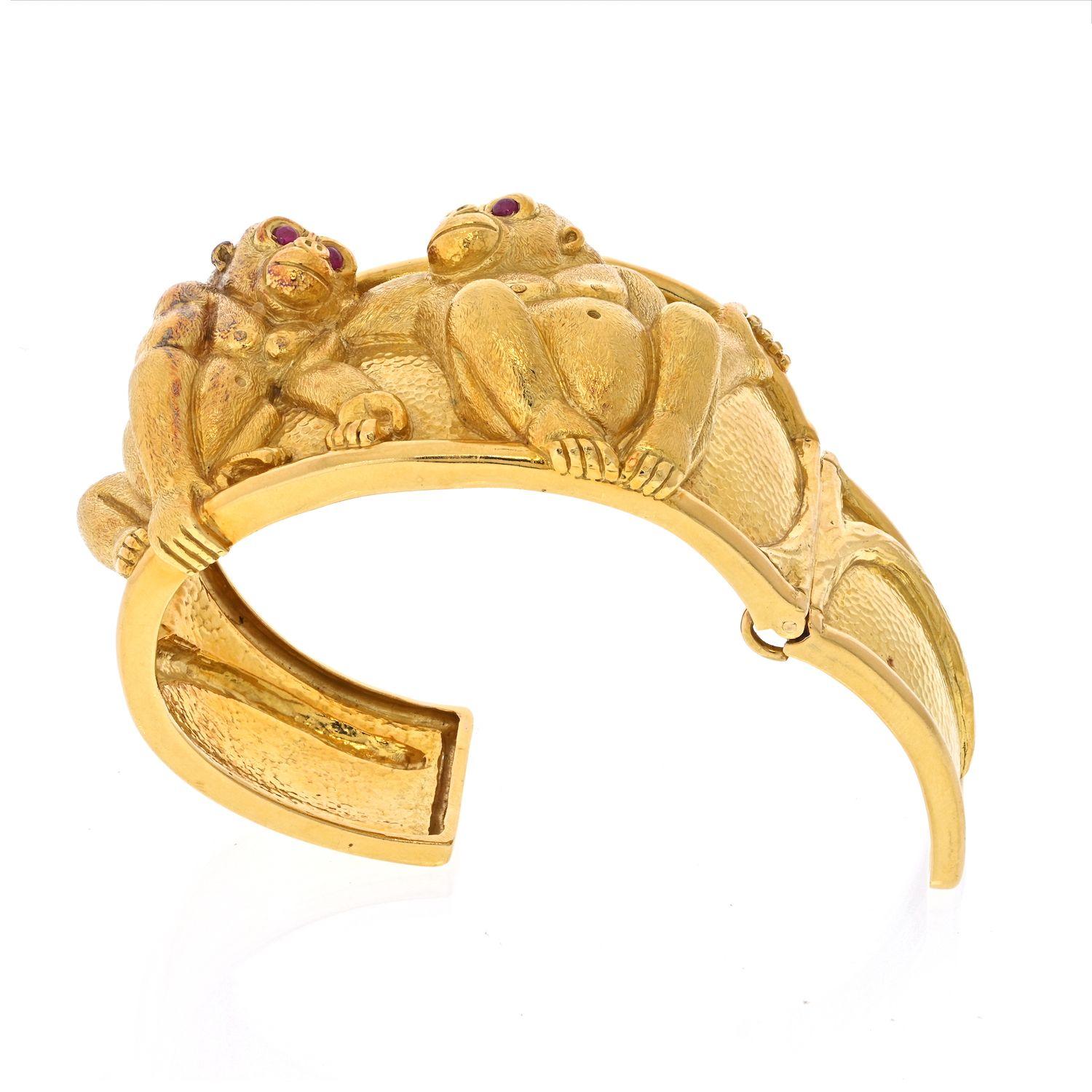 David Webb Platin & 18 Karat Gelbgold Doppel-Affen-Armband im Zustand „Hervorragend“ im Angebot in New York, NY