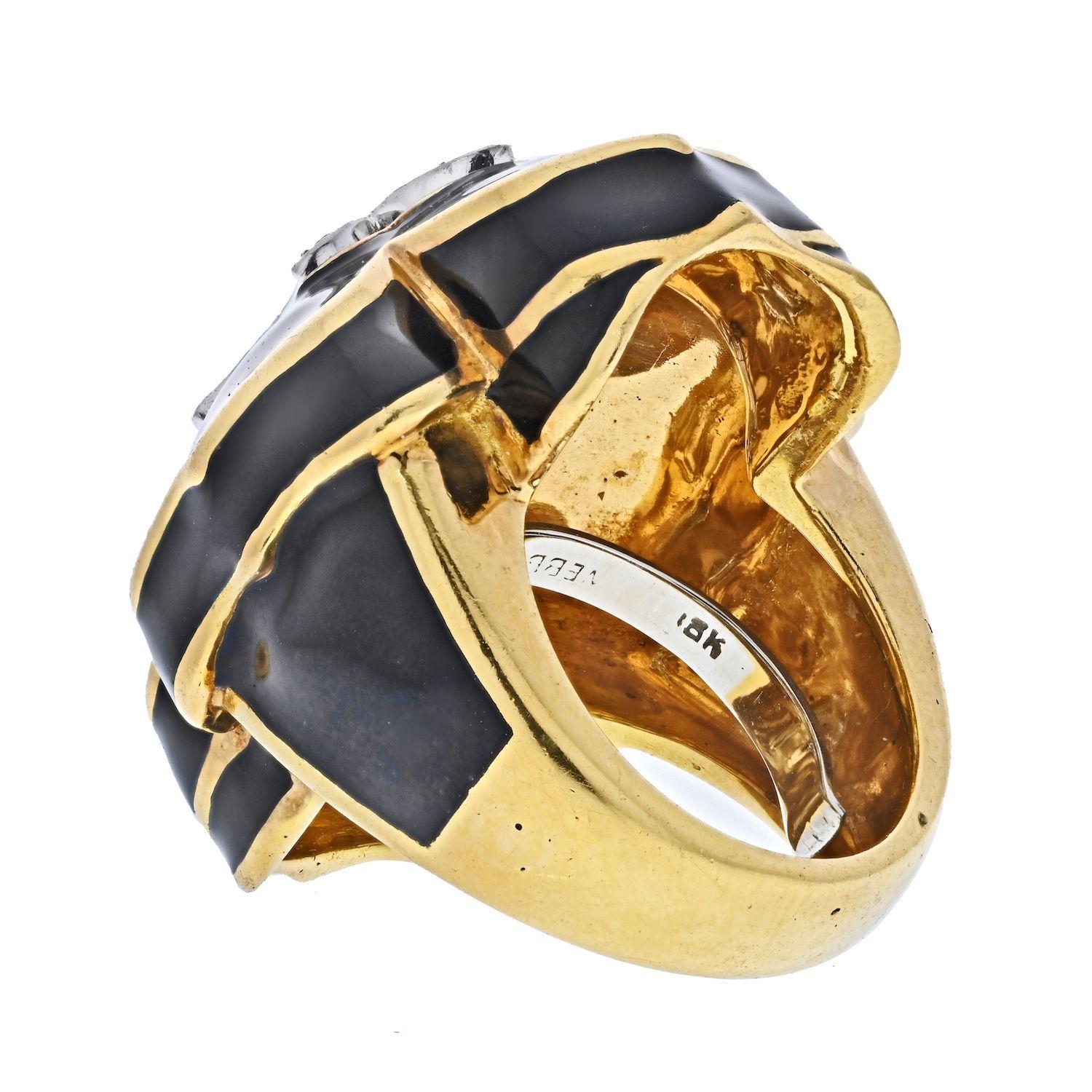 Moderne David Webb Bague Fleur De Lis en platine et or jaune 18 carats, émail noir et diamants en vente