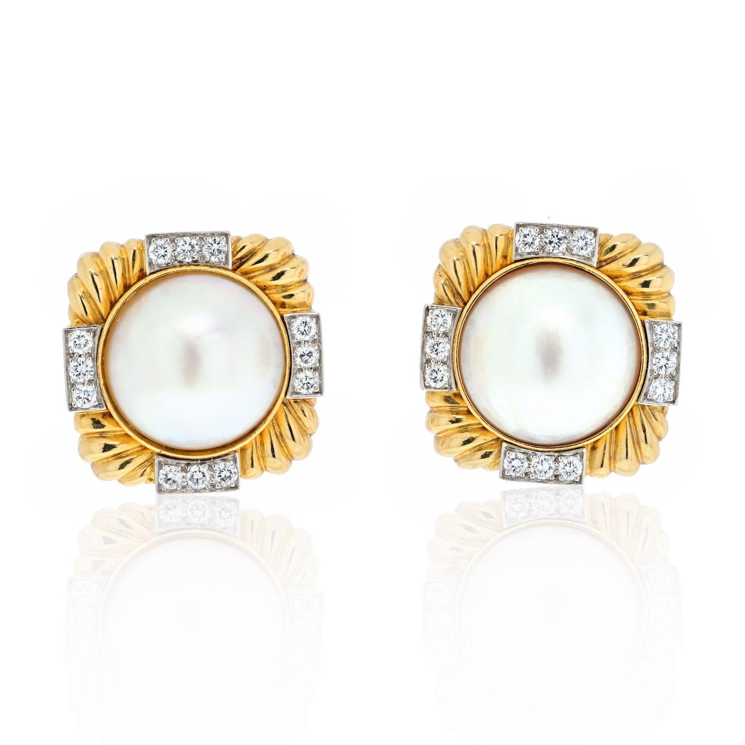 David Webb Platinum & 18K Yellow Gold Fluted Diamond And Pearl Clip-On Earrings In Excellent Condition For Sale In New York, NY